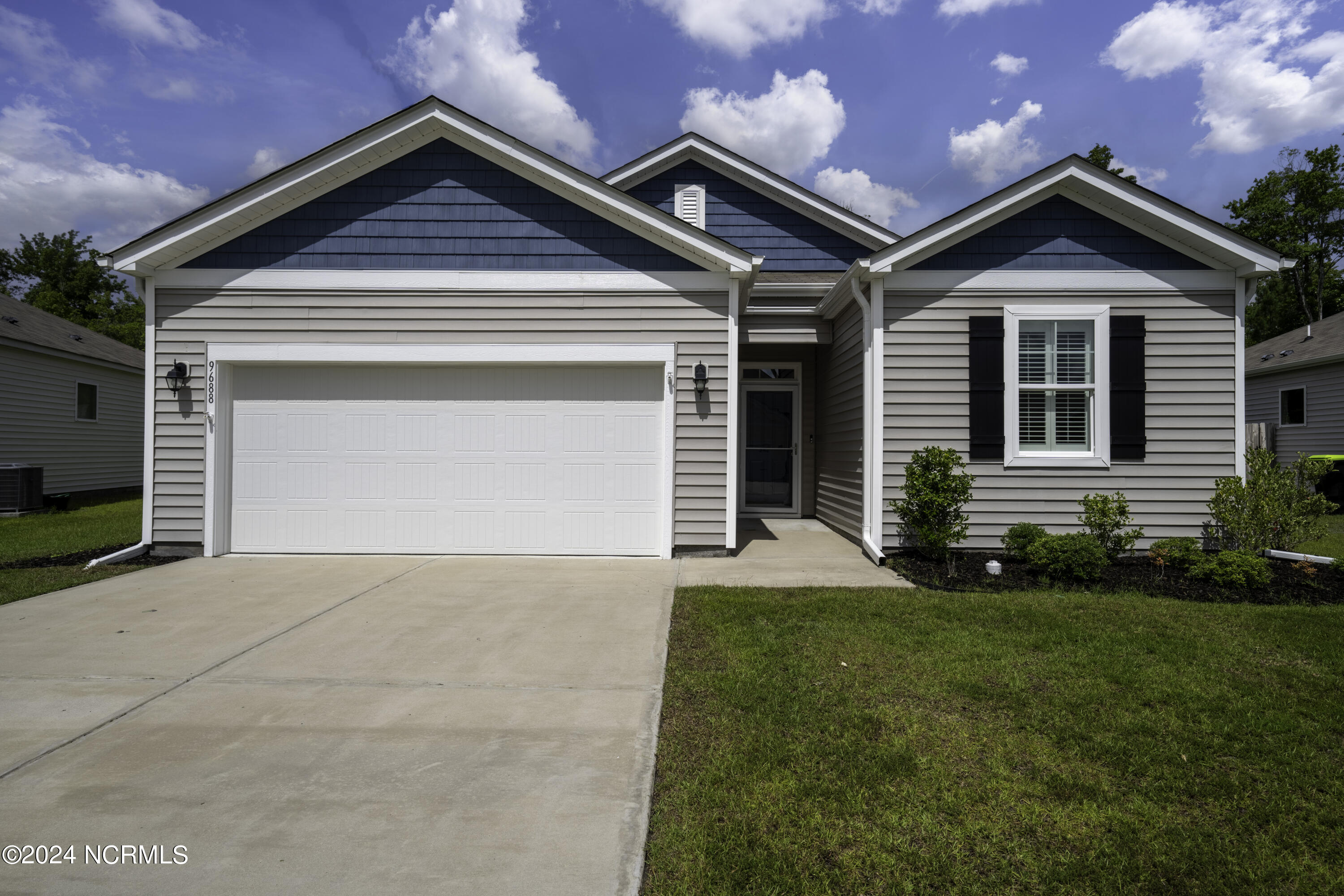 9688 Woodriff Circle Property Photo 5