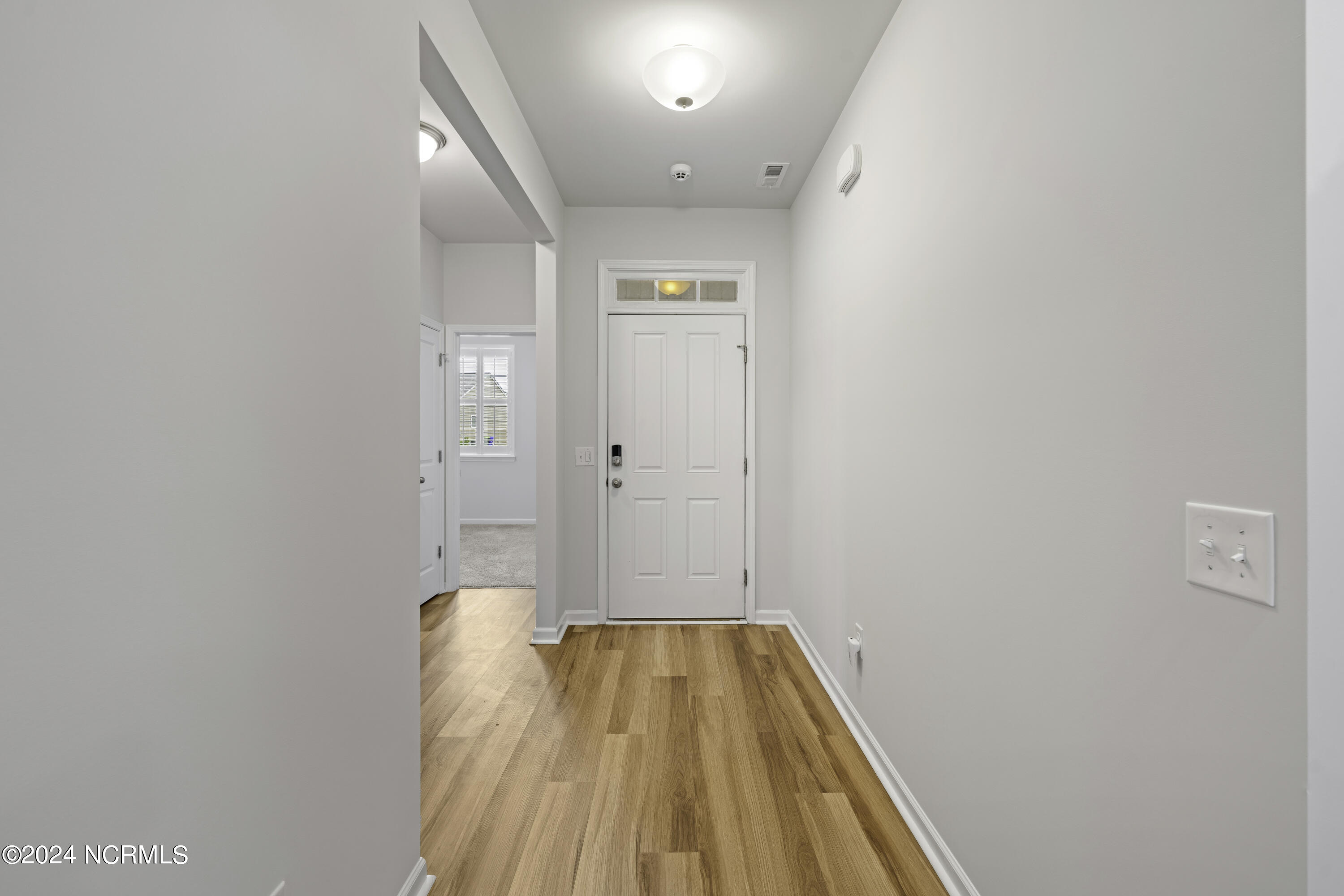 9688 Woodriff Circle Property Photo 6