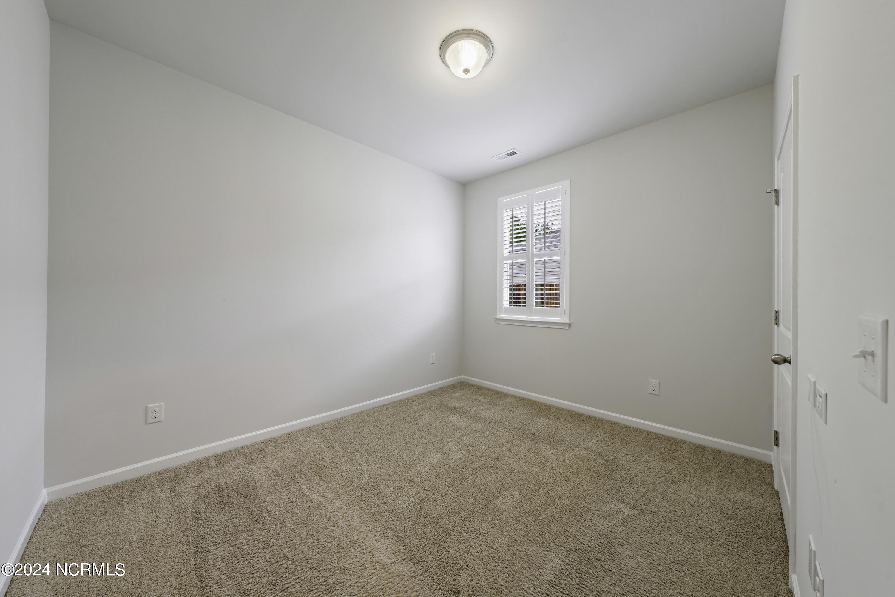 9688 Woodriff Circle Property Photo 8