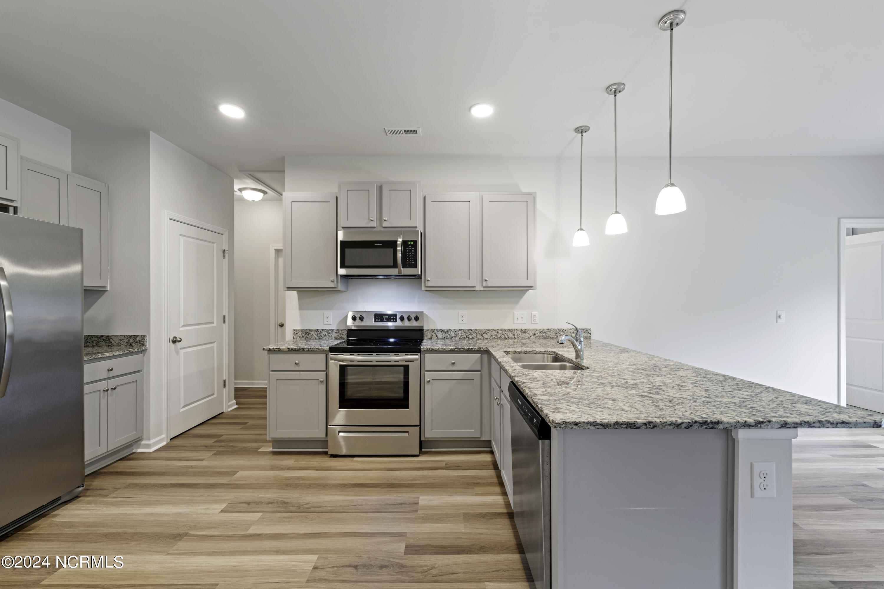 9688 Woodriff Circle Property Photo 14