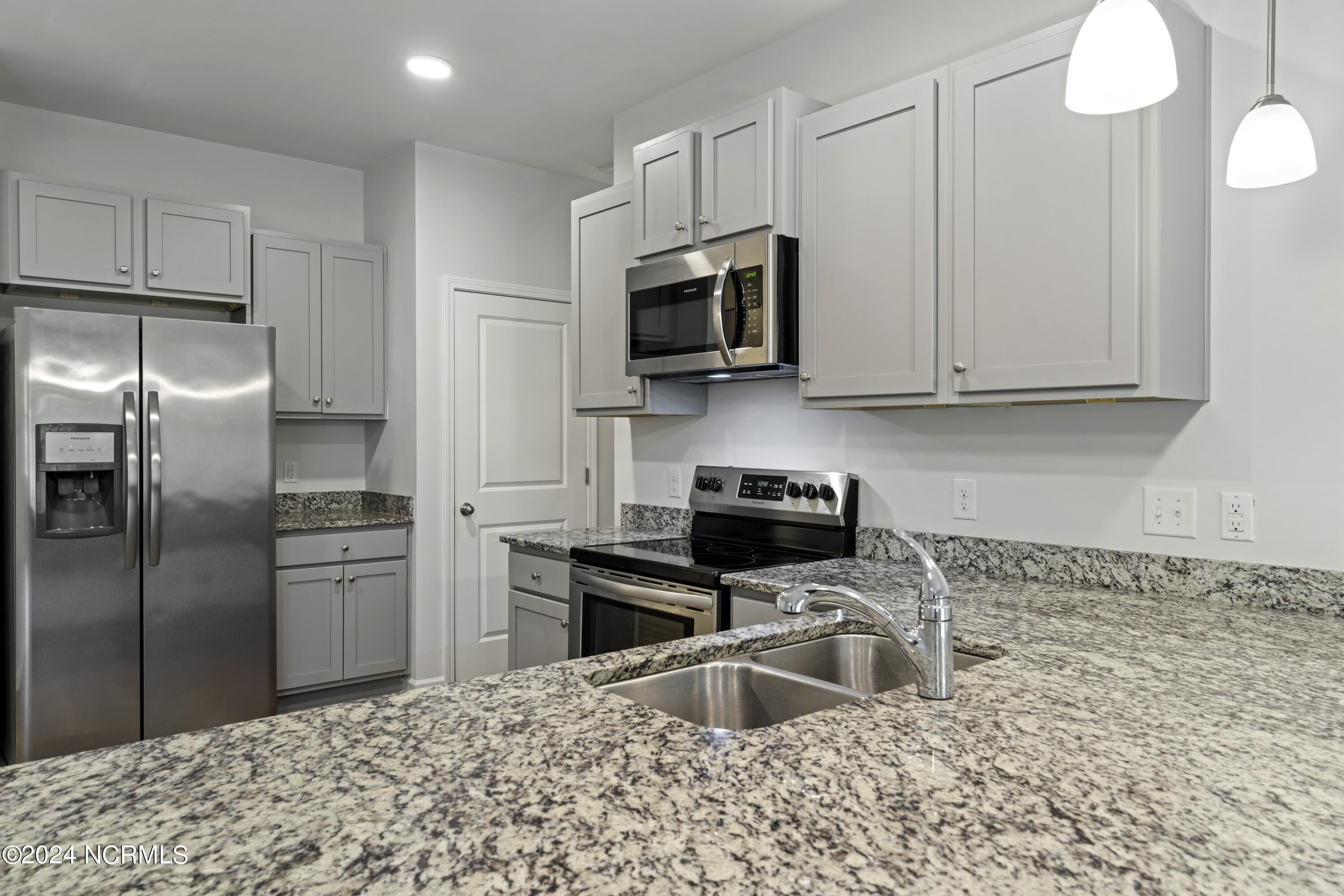 9688 Woodriff Circle Property Photo 15