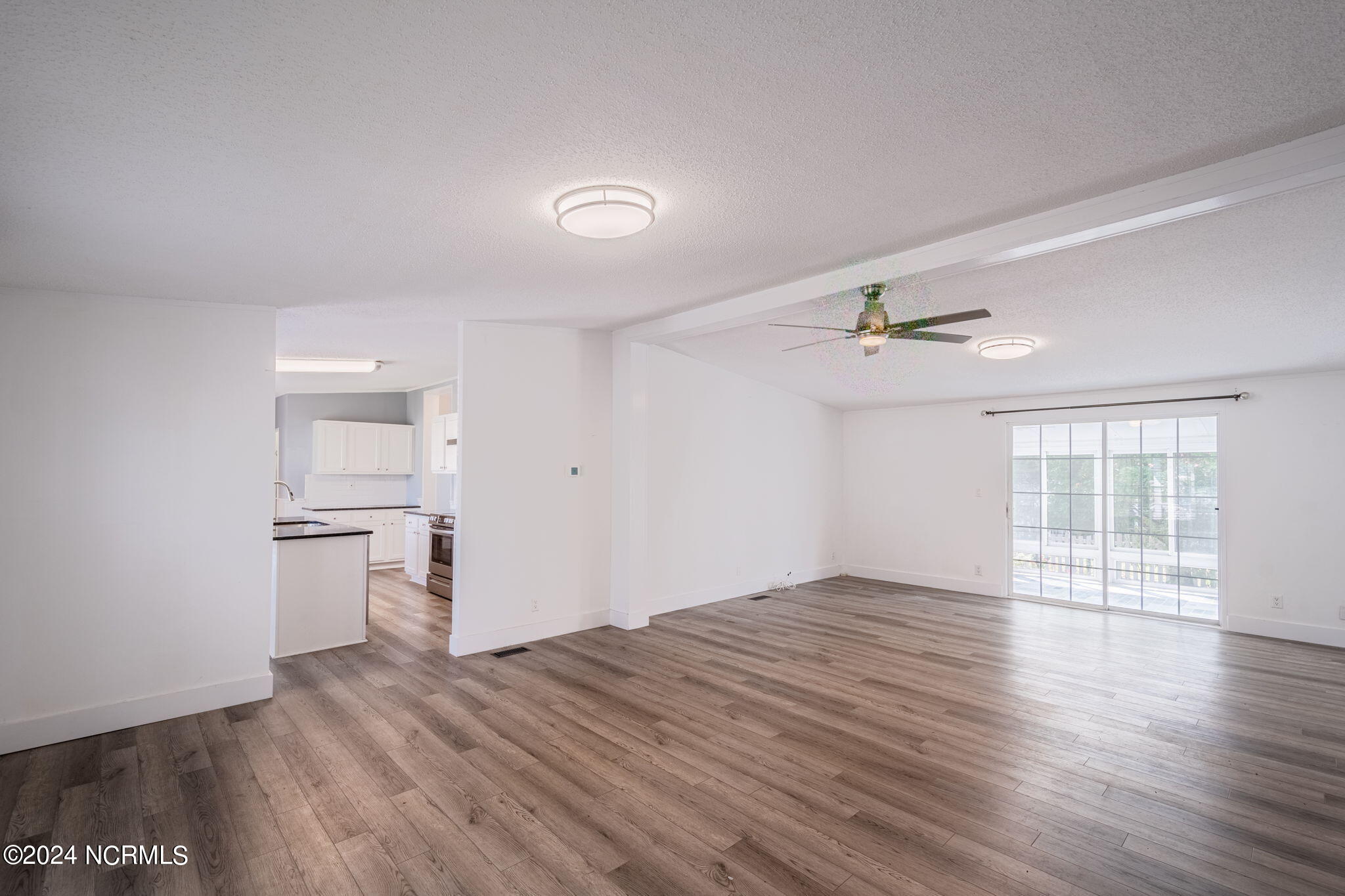 513 Capeside Drive Property Photo 3