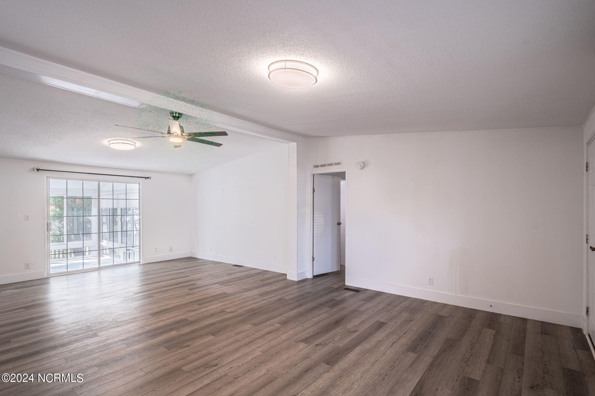 513 Capeside Drive Property Photo 7