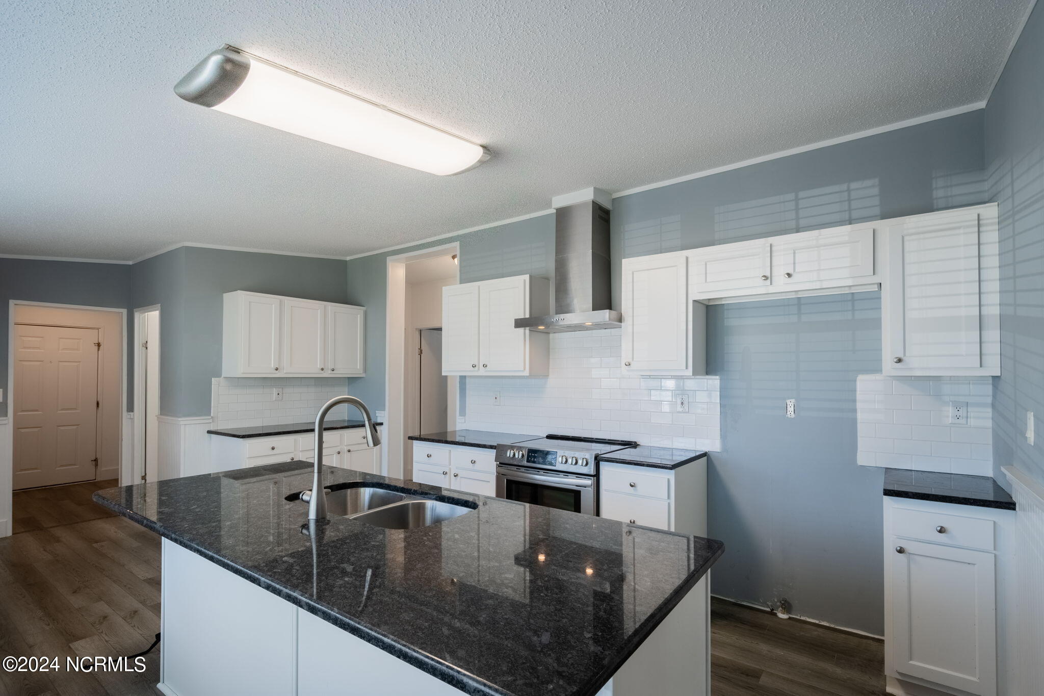 513 Capeside Drive Property Photo 16