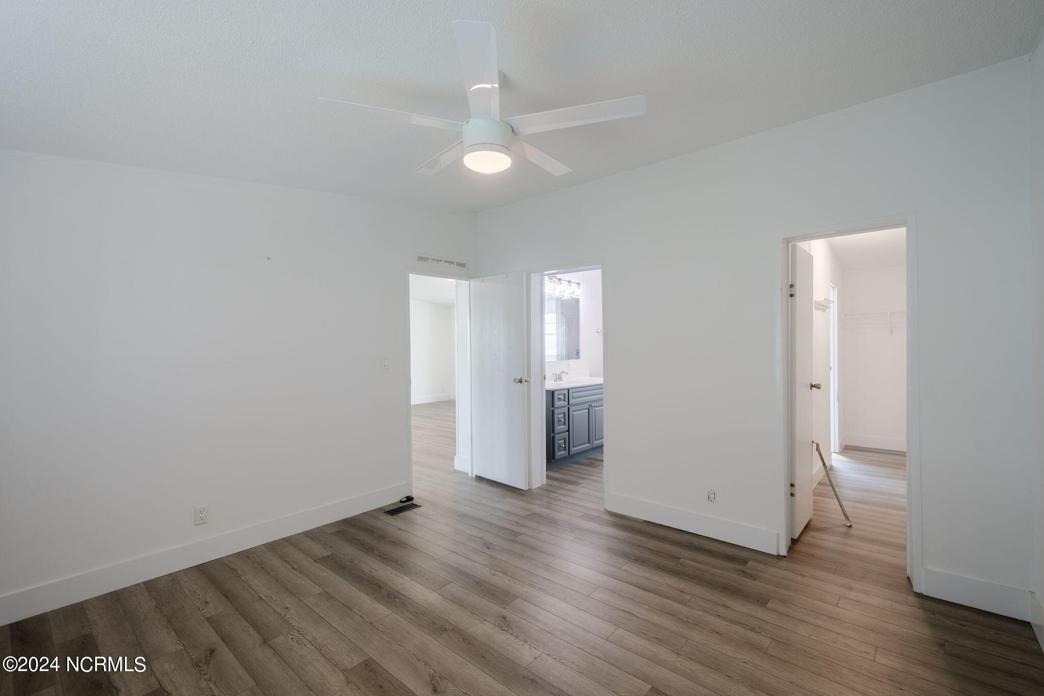 513 Capeside Drive Property Photo 23