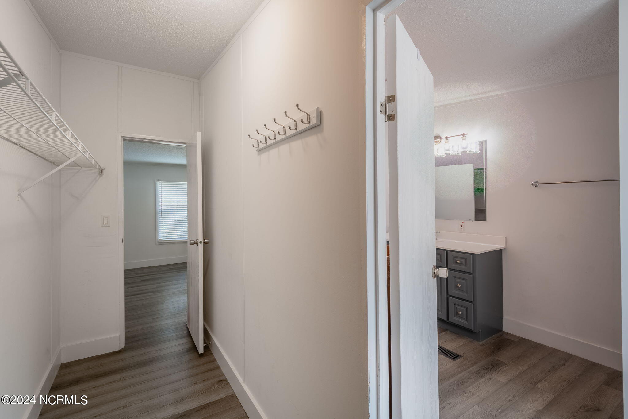 513 Capeside Drive Property Photo 26