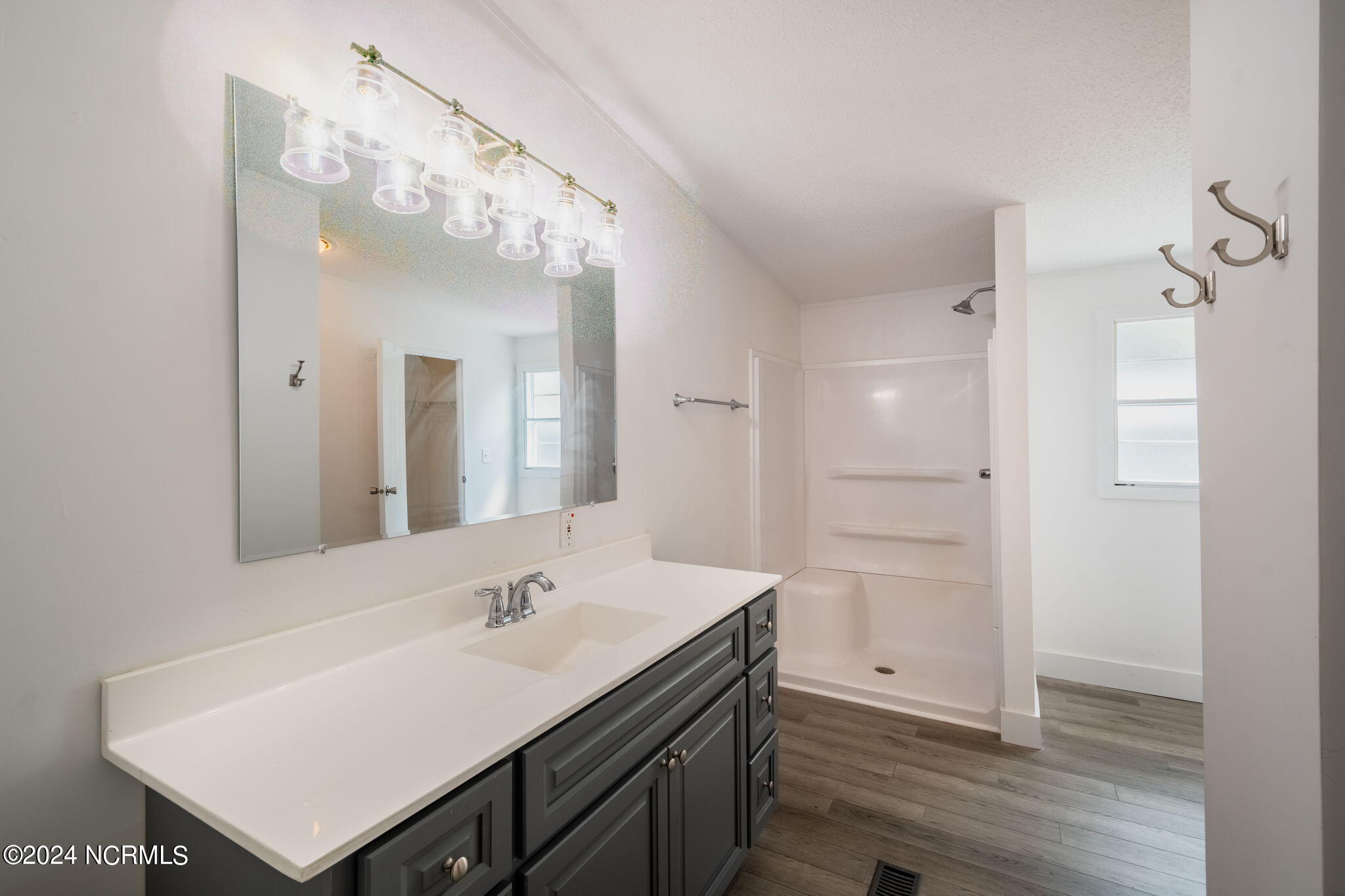 513 Capeside Drive Property Photo 27