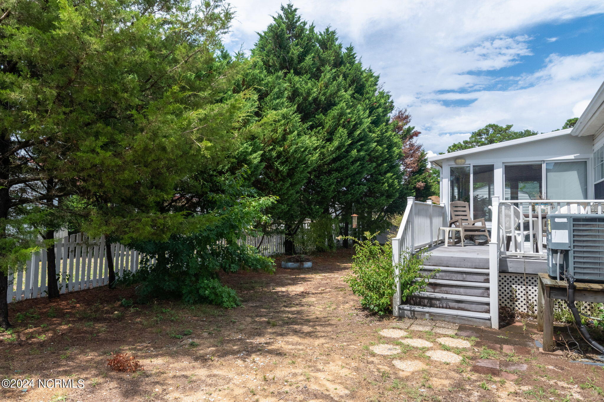 513 Capeside Drive Property Photo 44