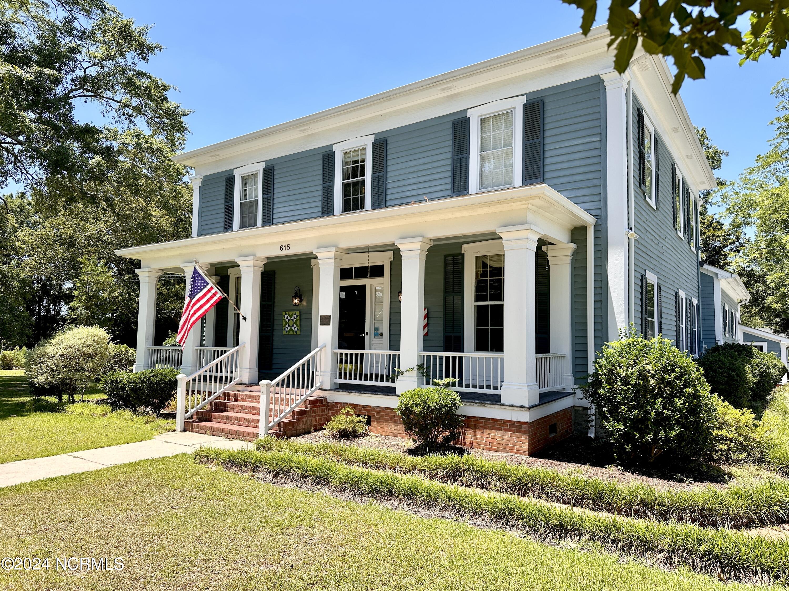 615 College Street Property Photo 4