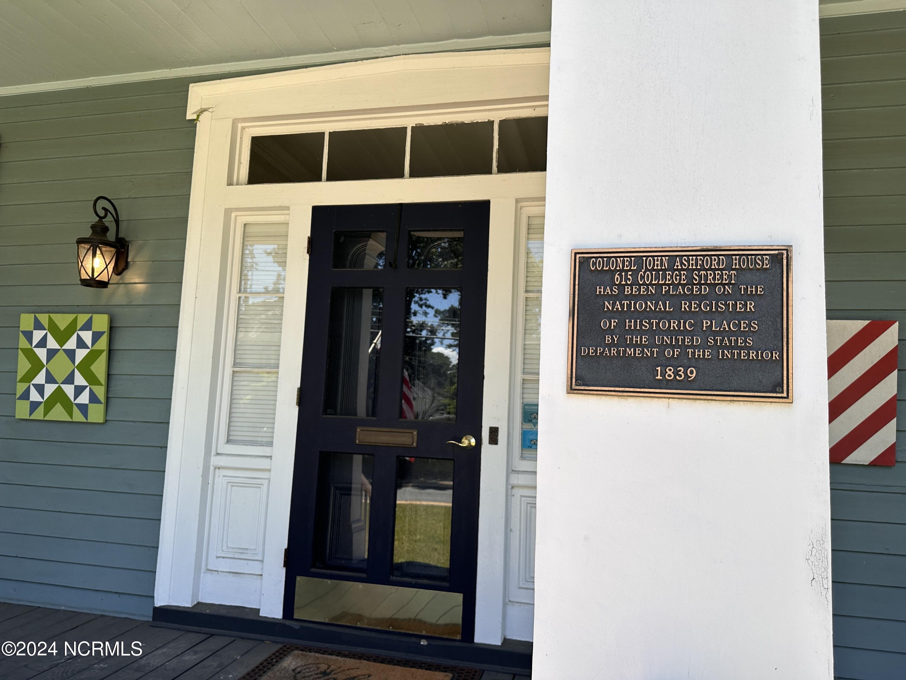 615 College Street Property Photo 6