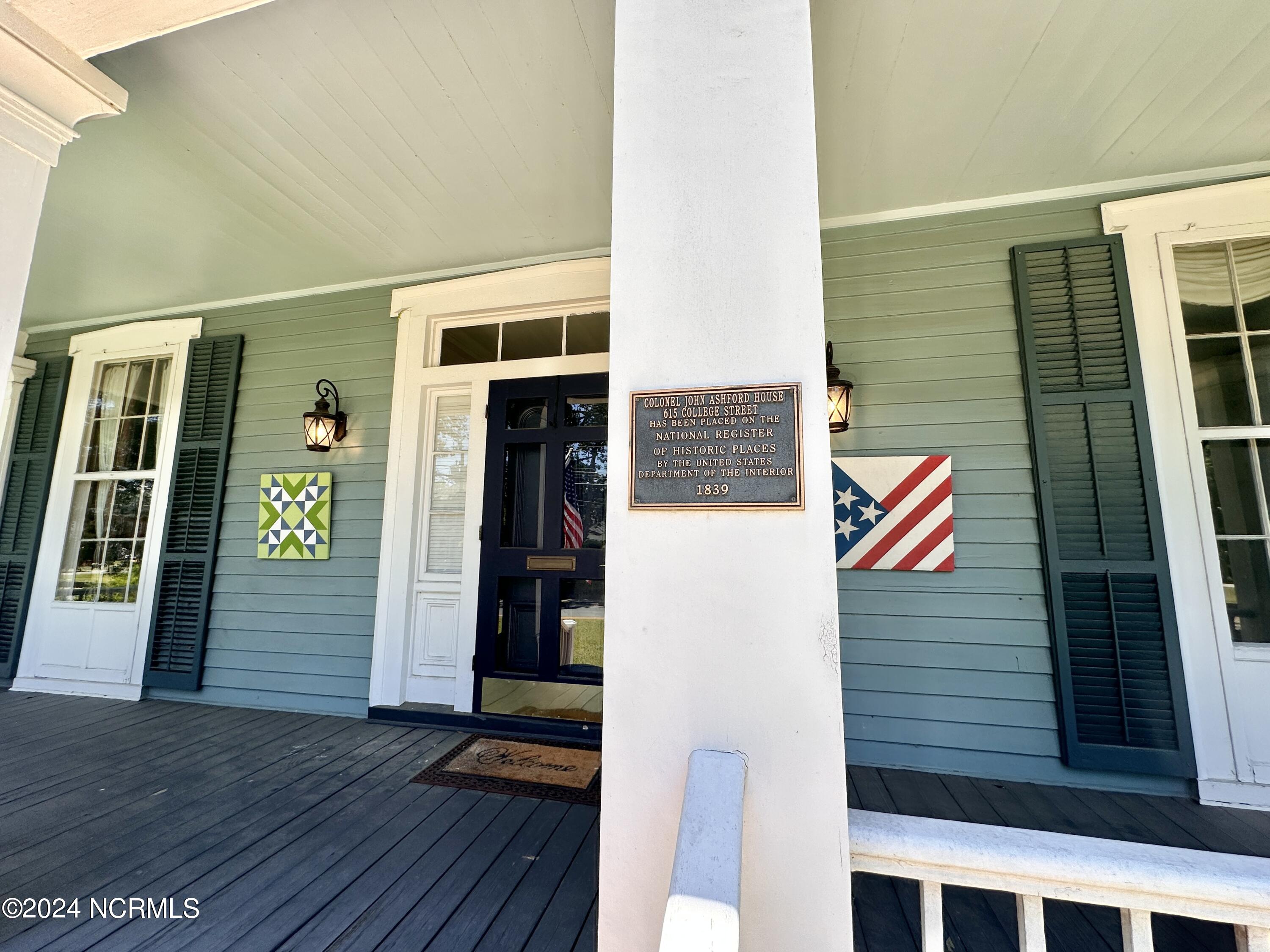 615 College Street Property Photo 7