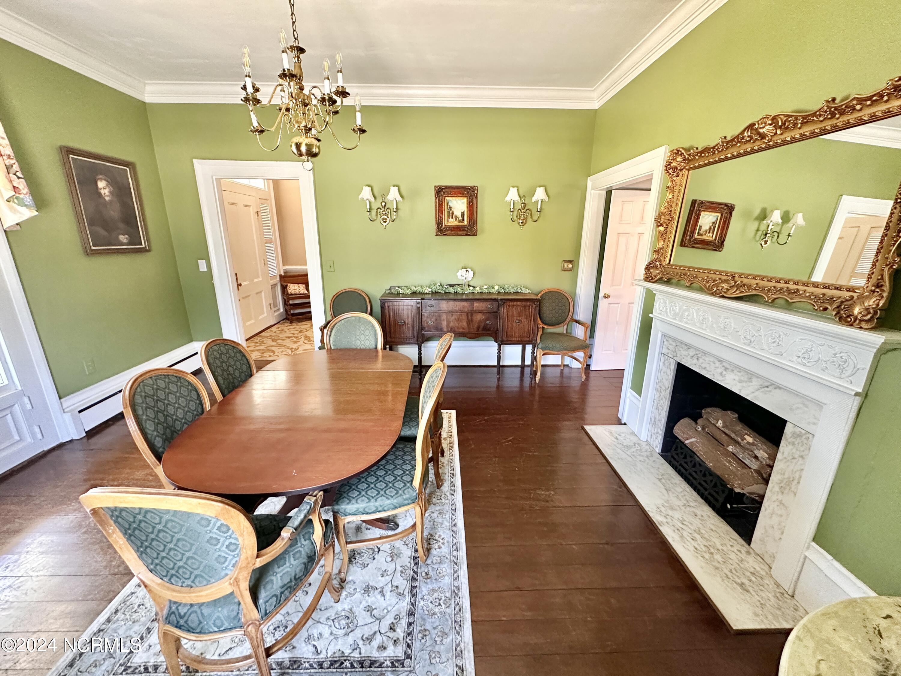 615 College Street Property Photo 16