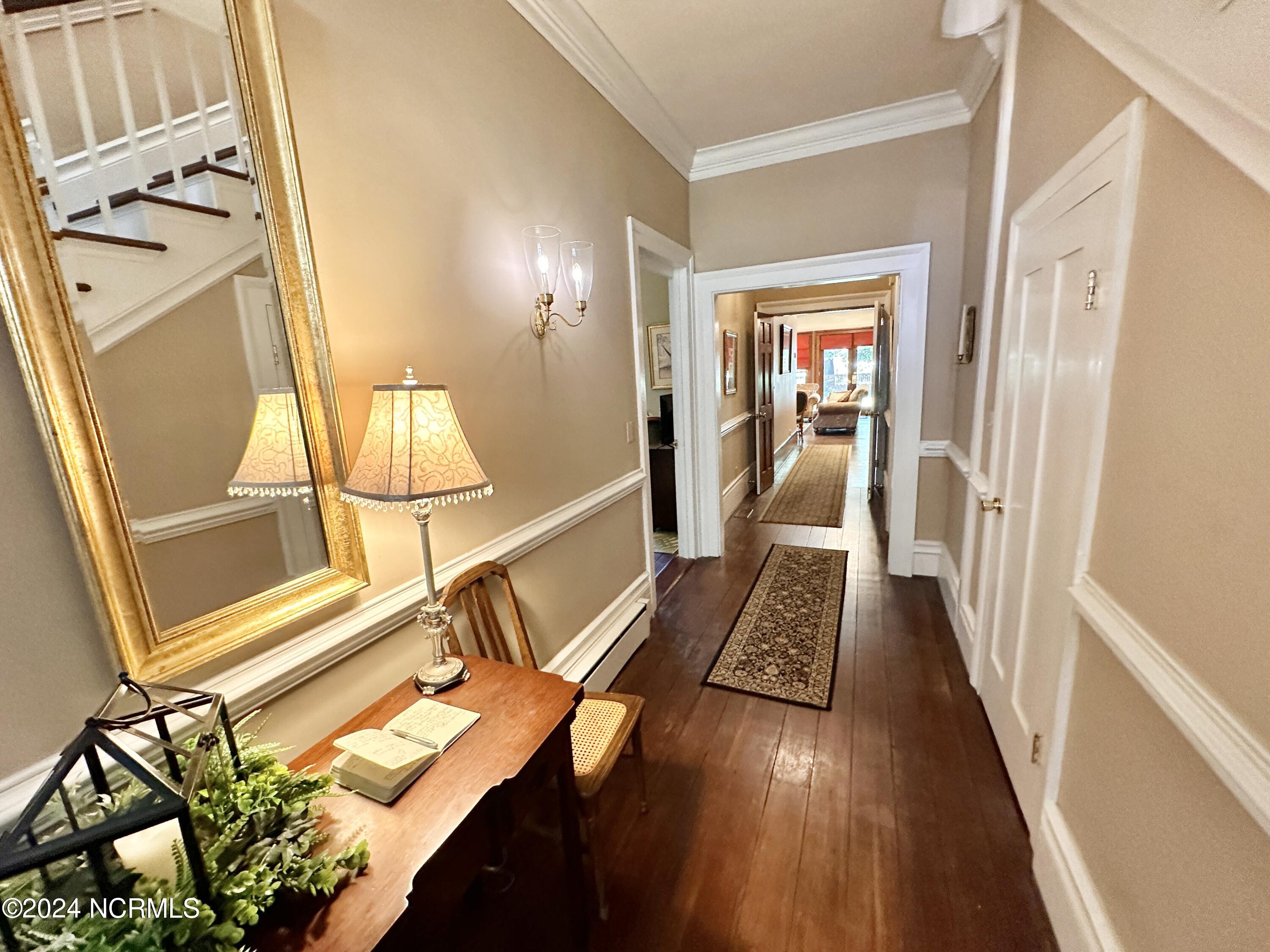 615 College Street Property Photo 19