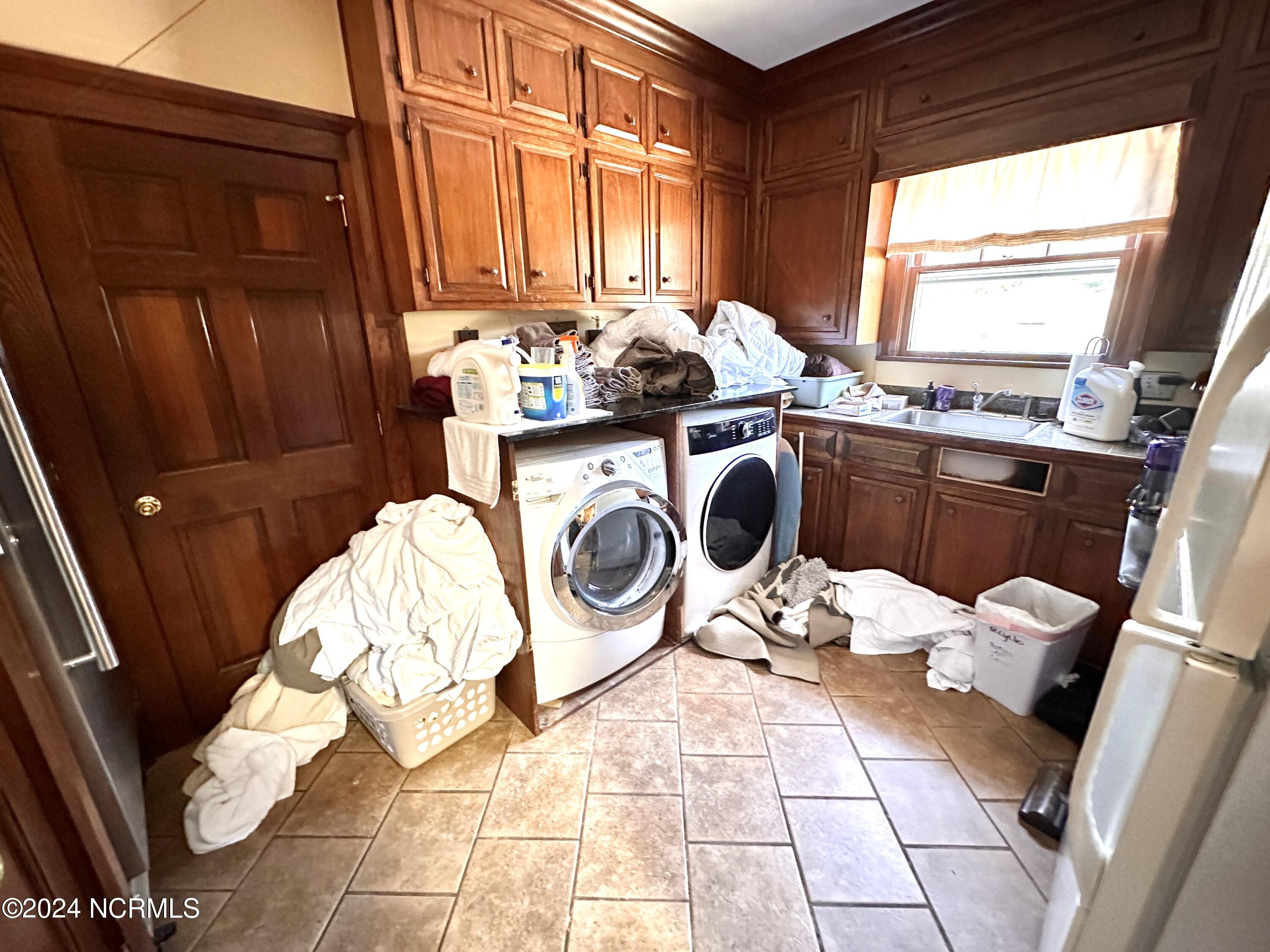 615 College Street Property Photo 41