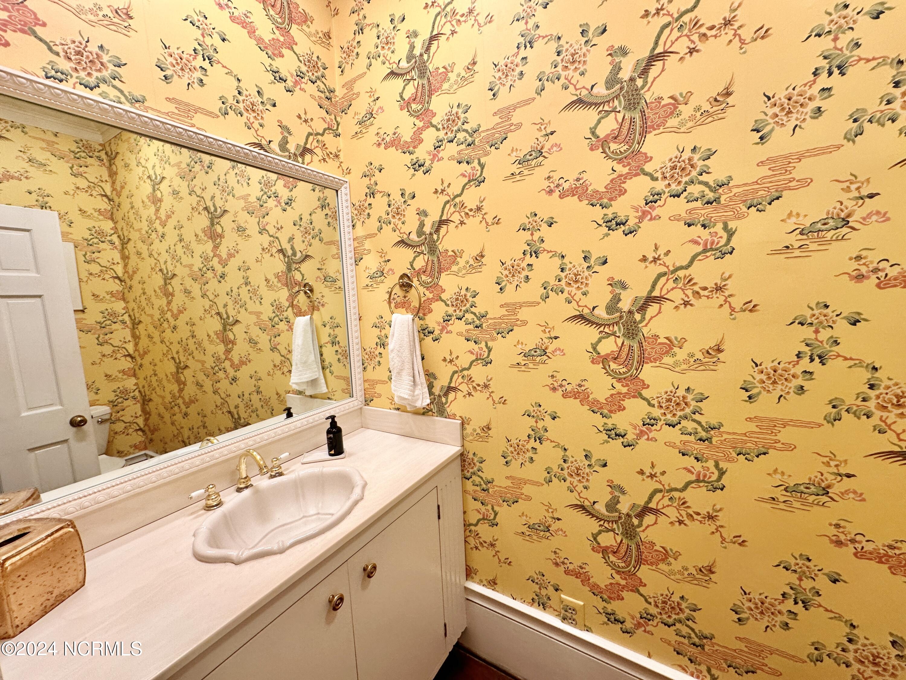 615 College Street Property Photo 42