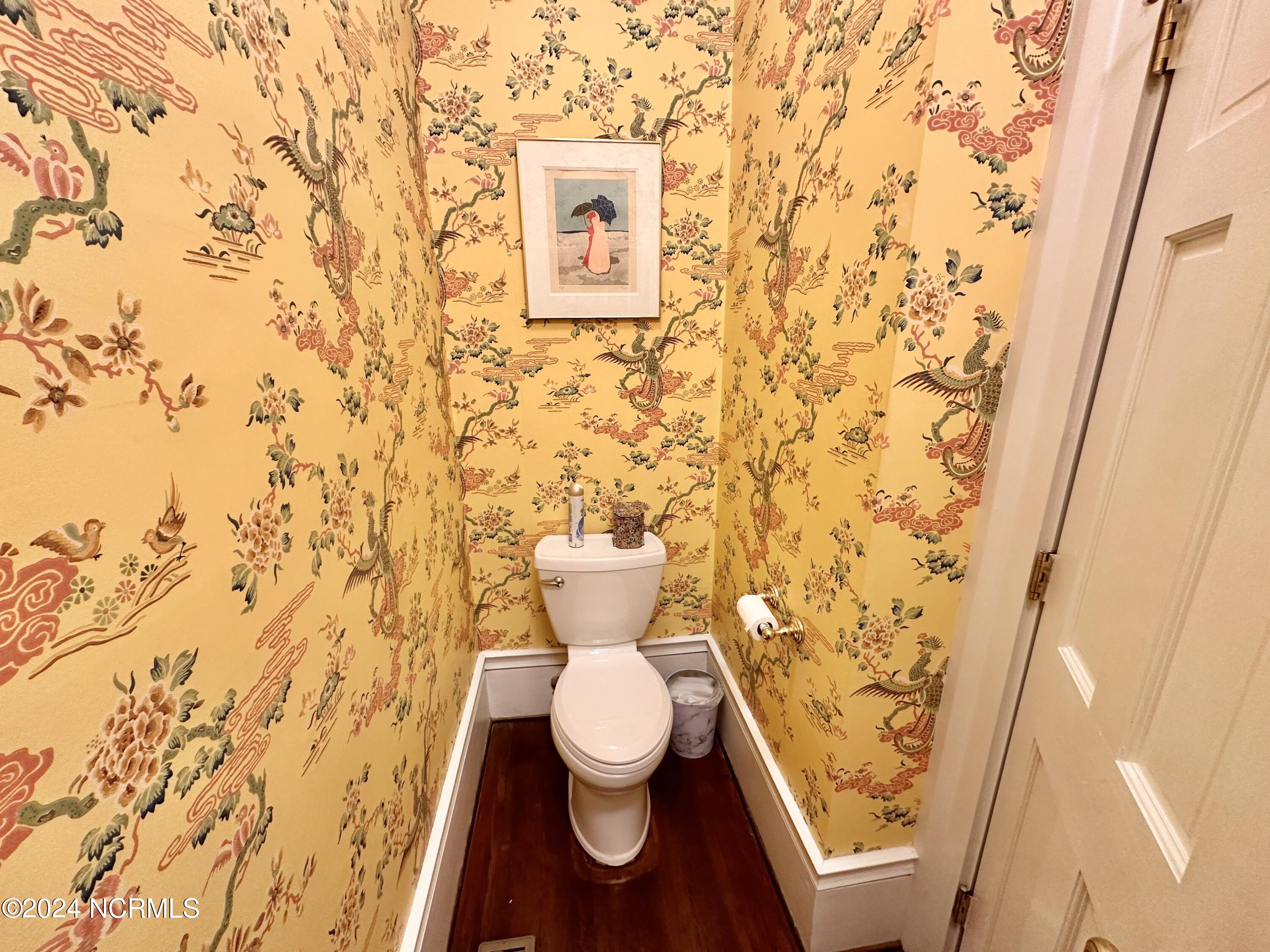 615 College Street Property Photo 44