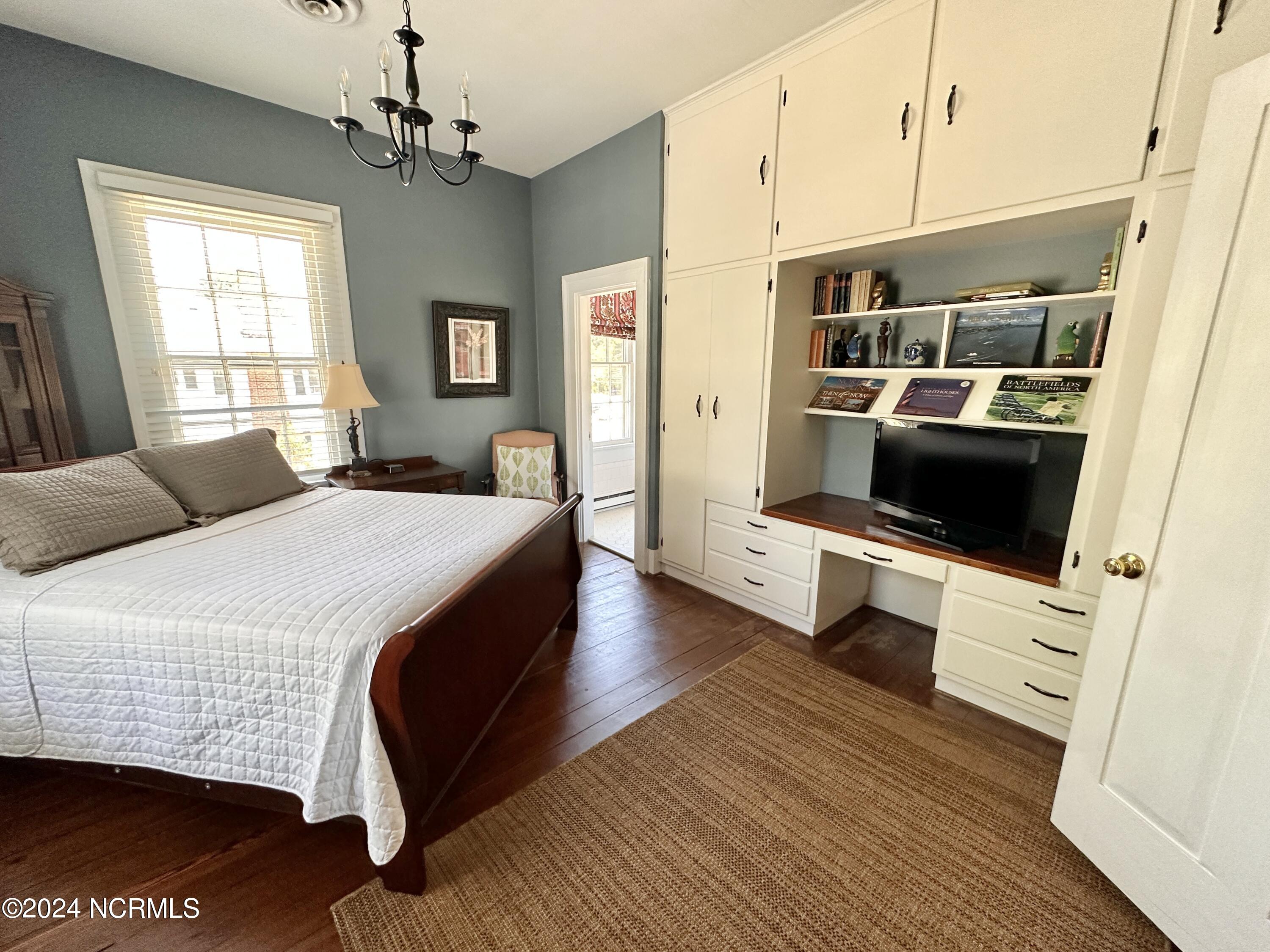615 College Street Property Photo 50