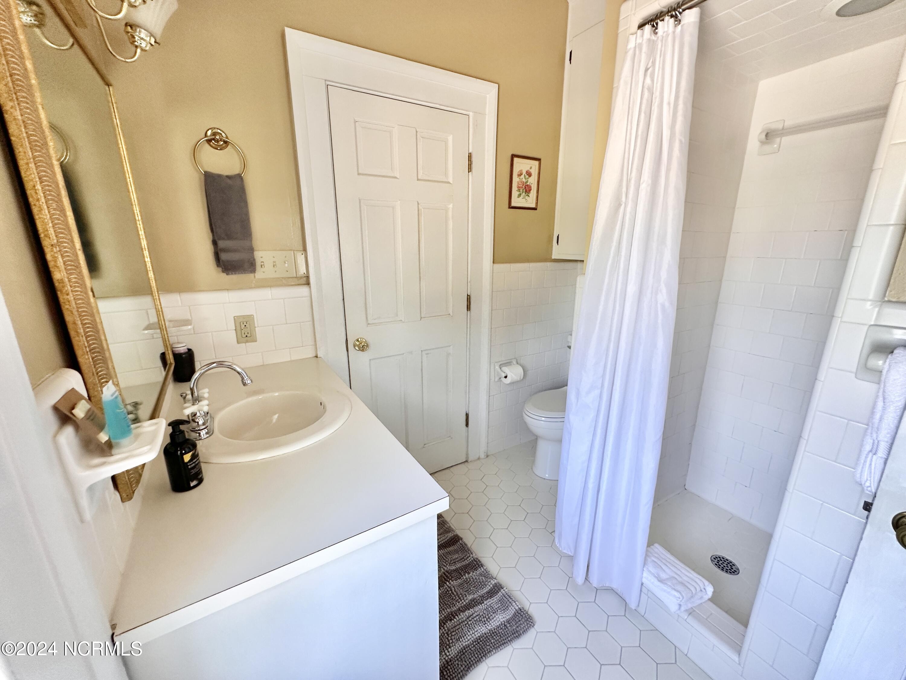 615 College Street Property Photo 51