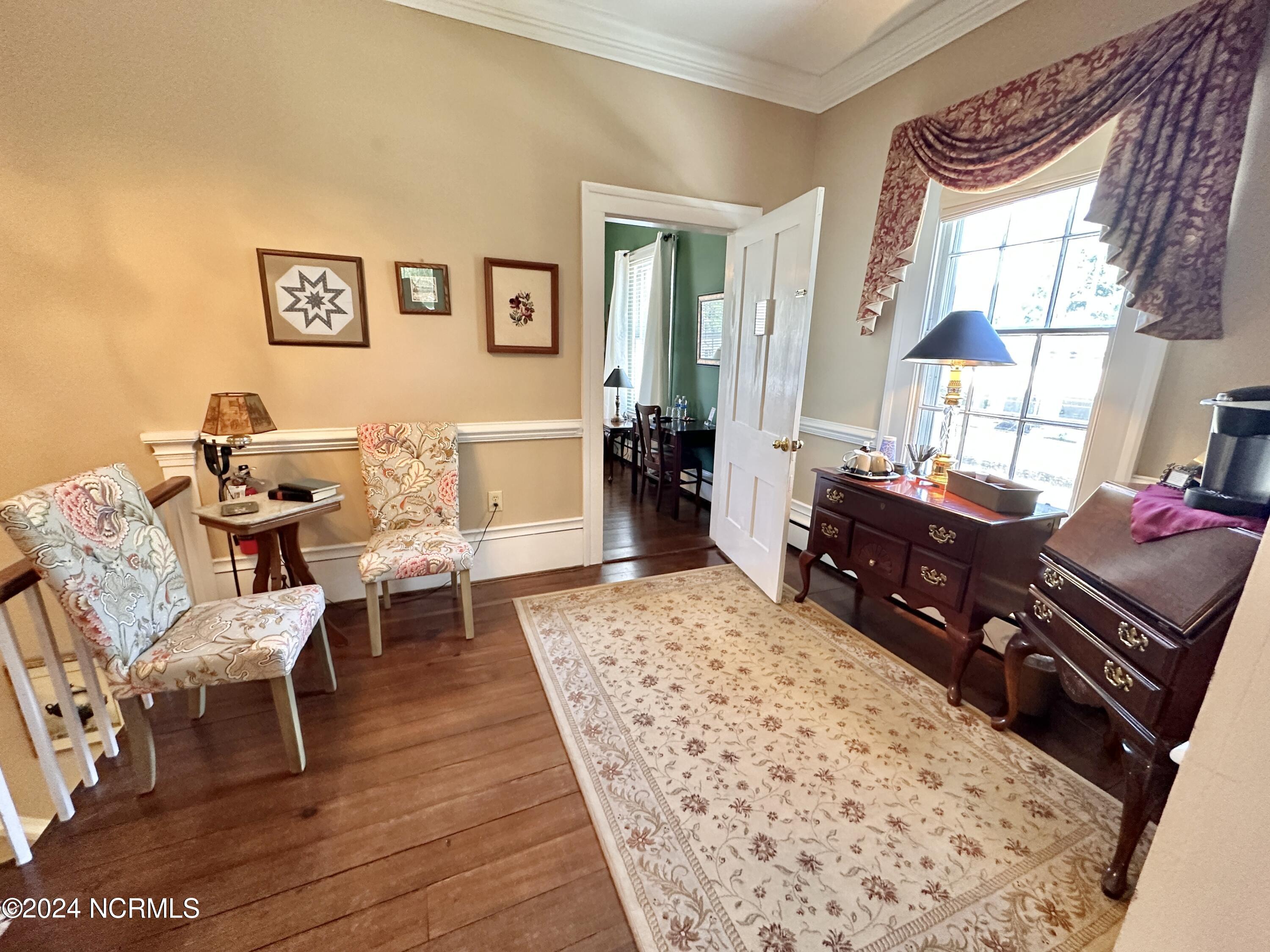 615 College Street Property Photo 61