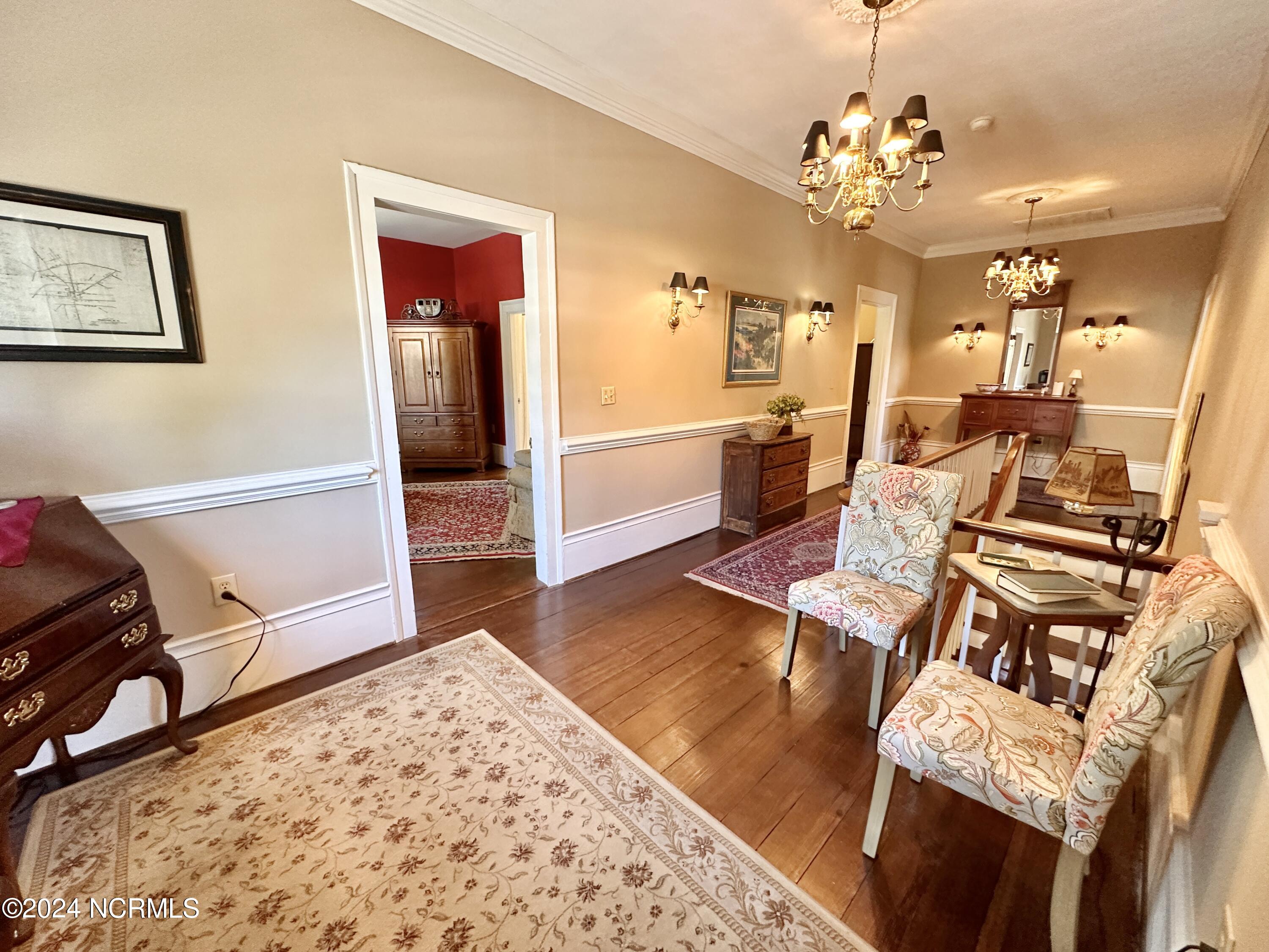 615 College Street Property Photo 62