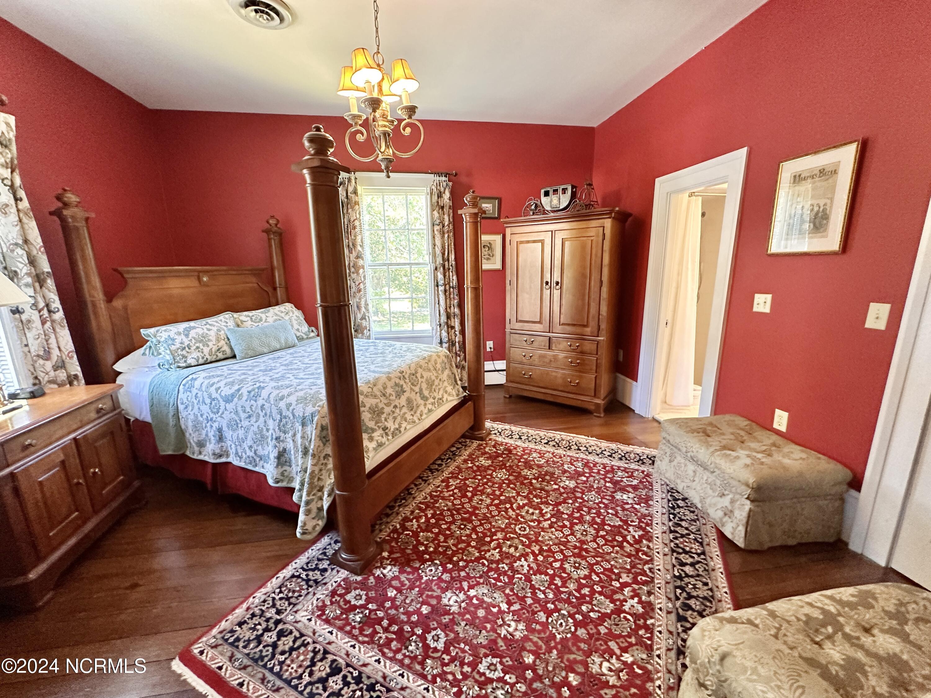 615 College Street Property Photo 63
