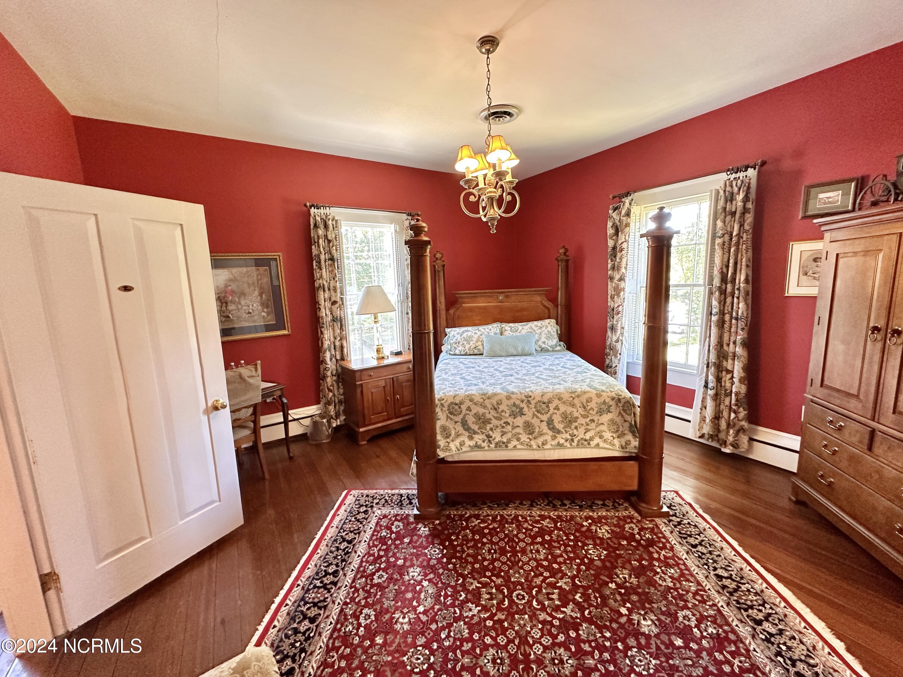 615 College Street Property Photo 64