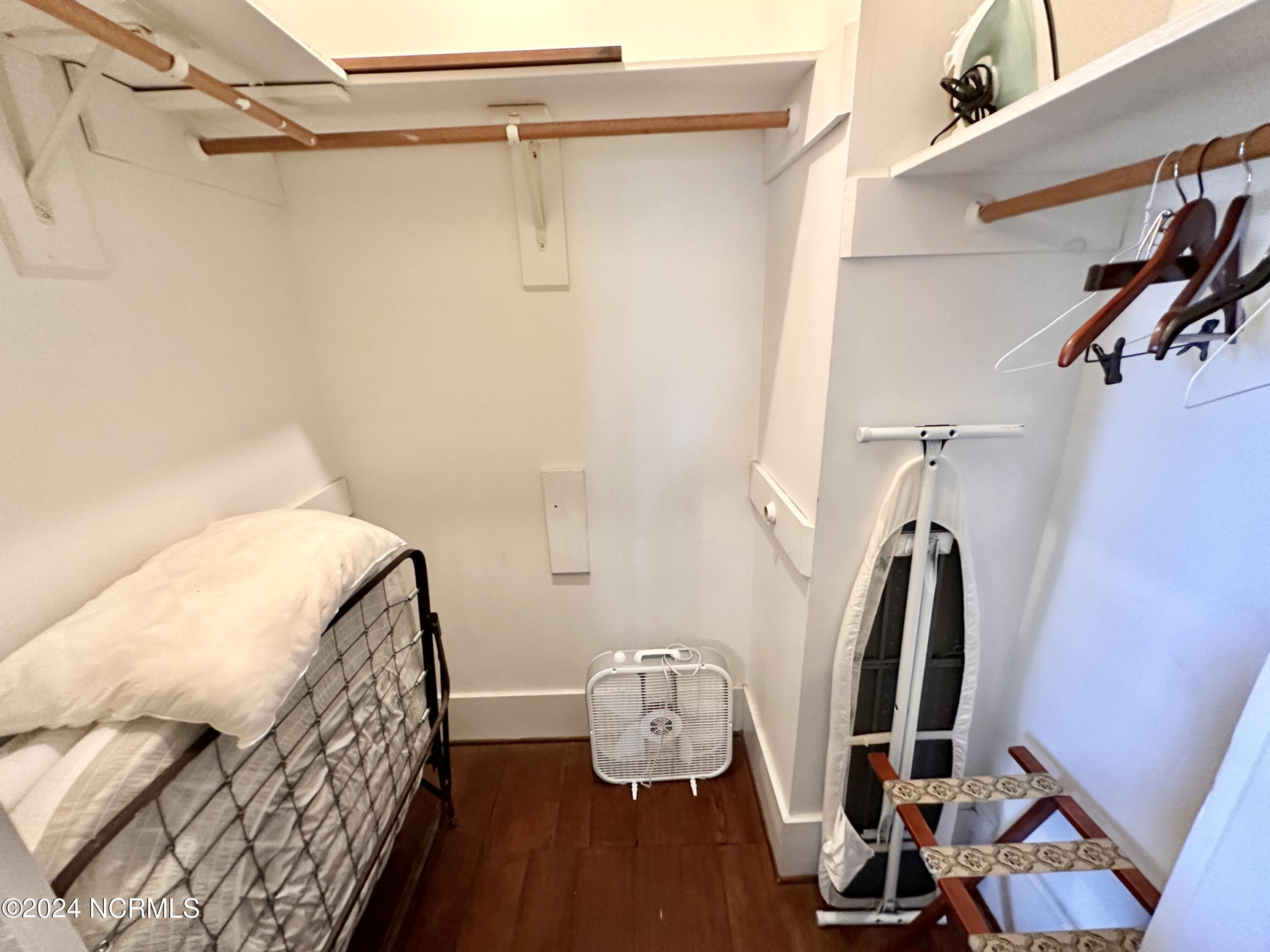 615 College Street Property Photo 66