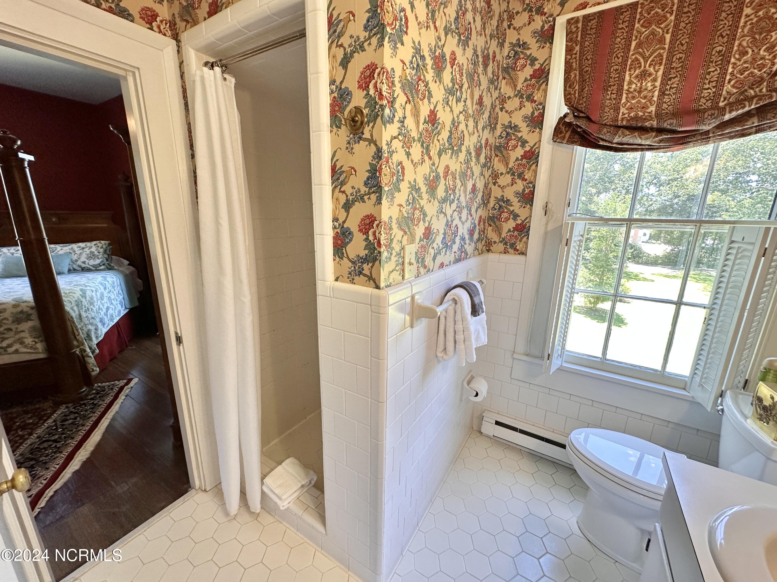 615 College Street Property Photo 69