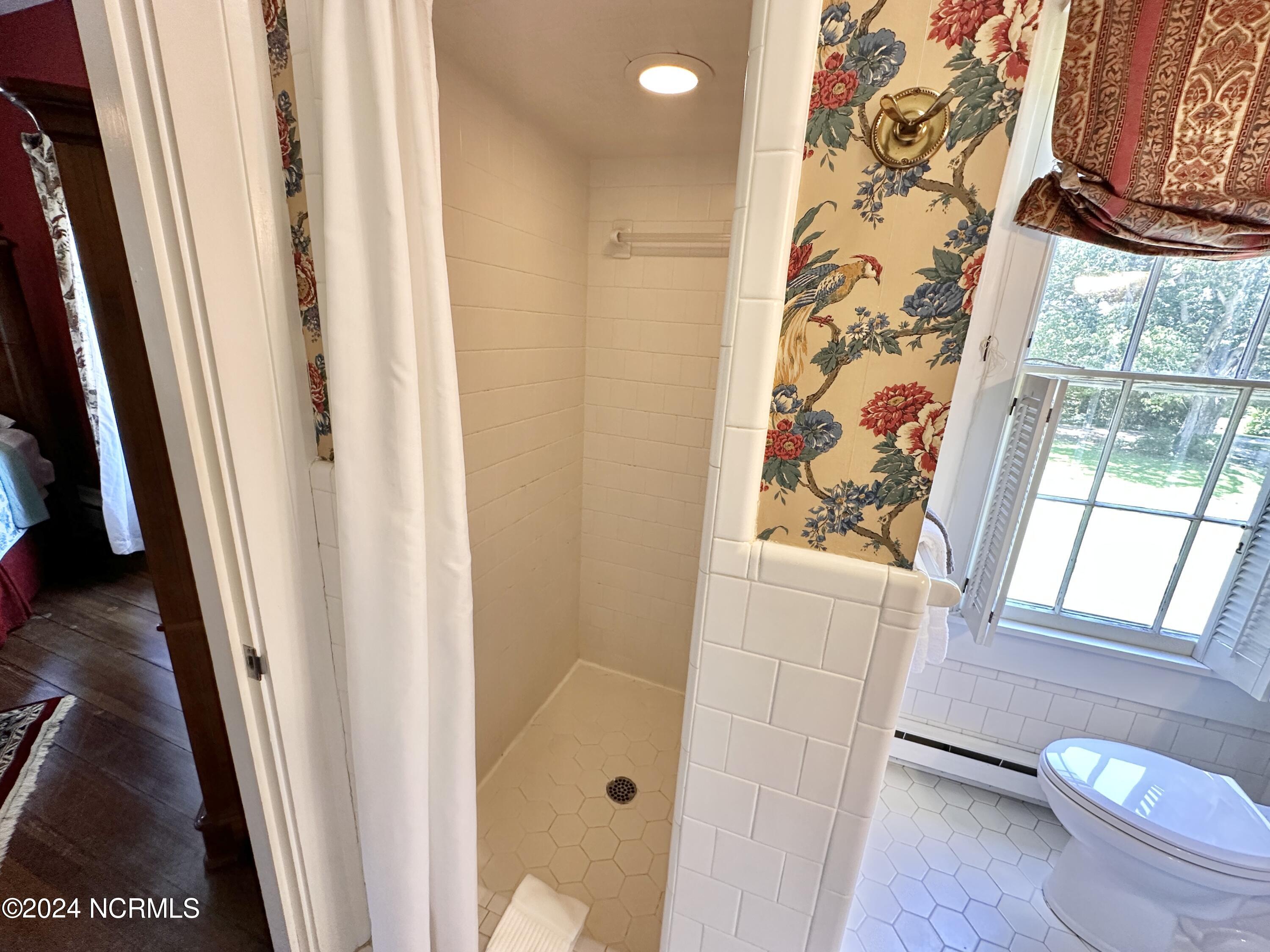615 College Street Property Photo 70