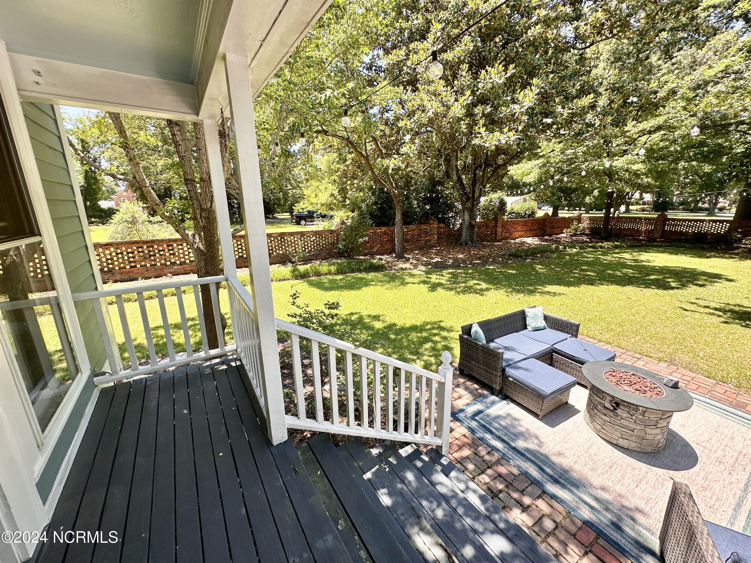 615 College Street Property Photo 81
