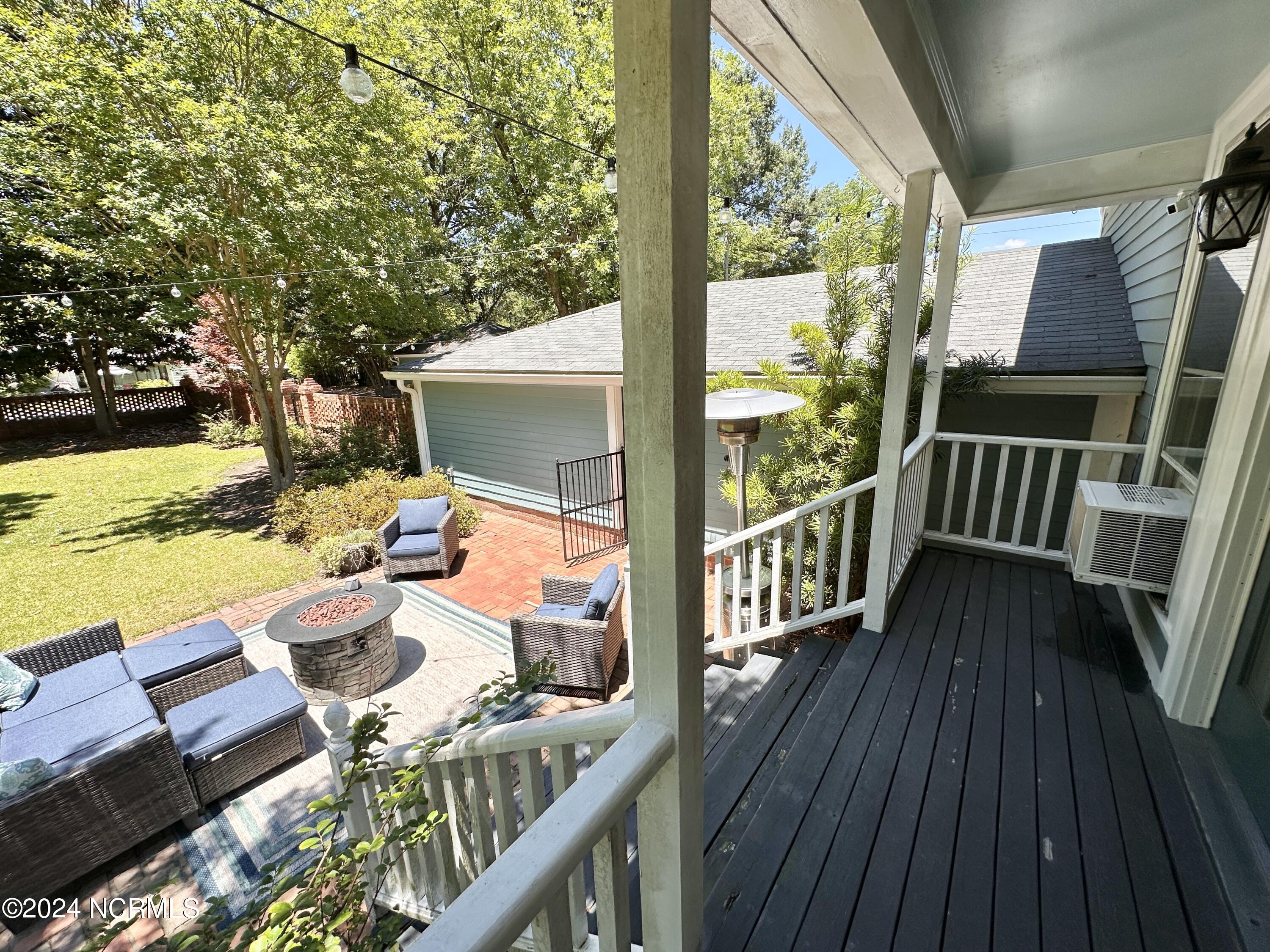615 College Street Property Photo 82