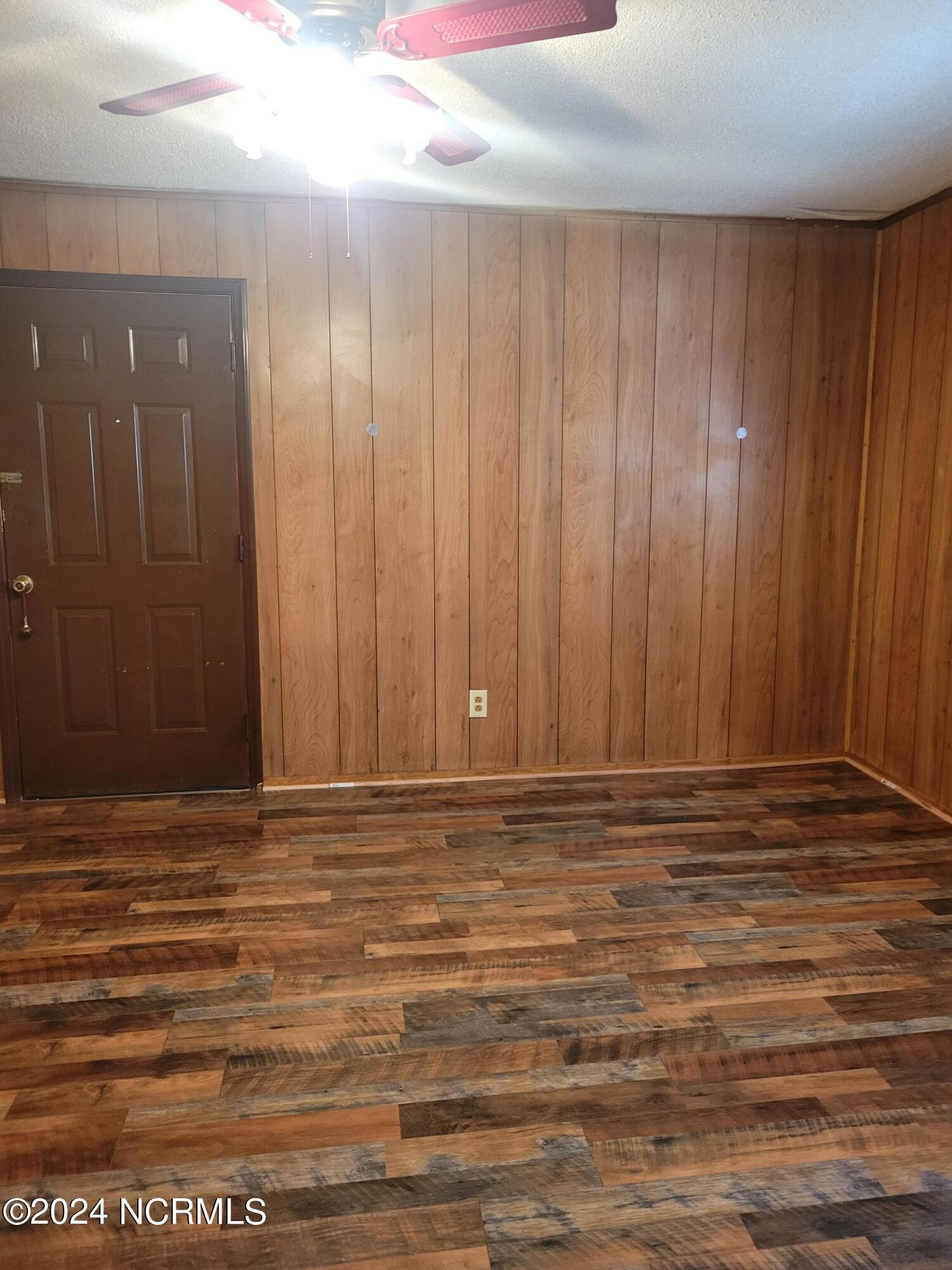 108 Crestwood Lane Property Photo 9