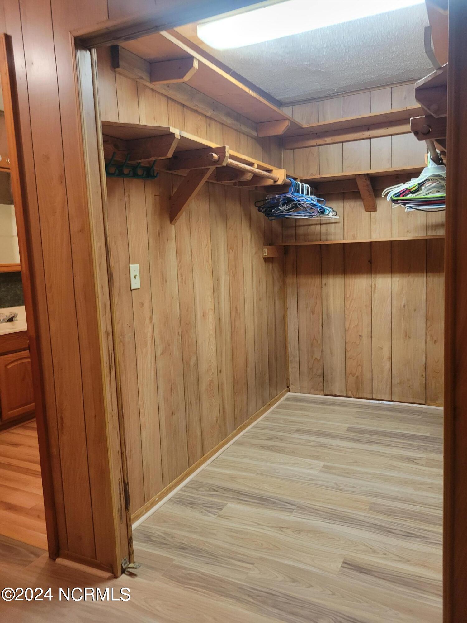 108 Crestwood Lane Property Photo 15