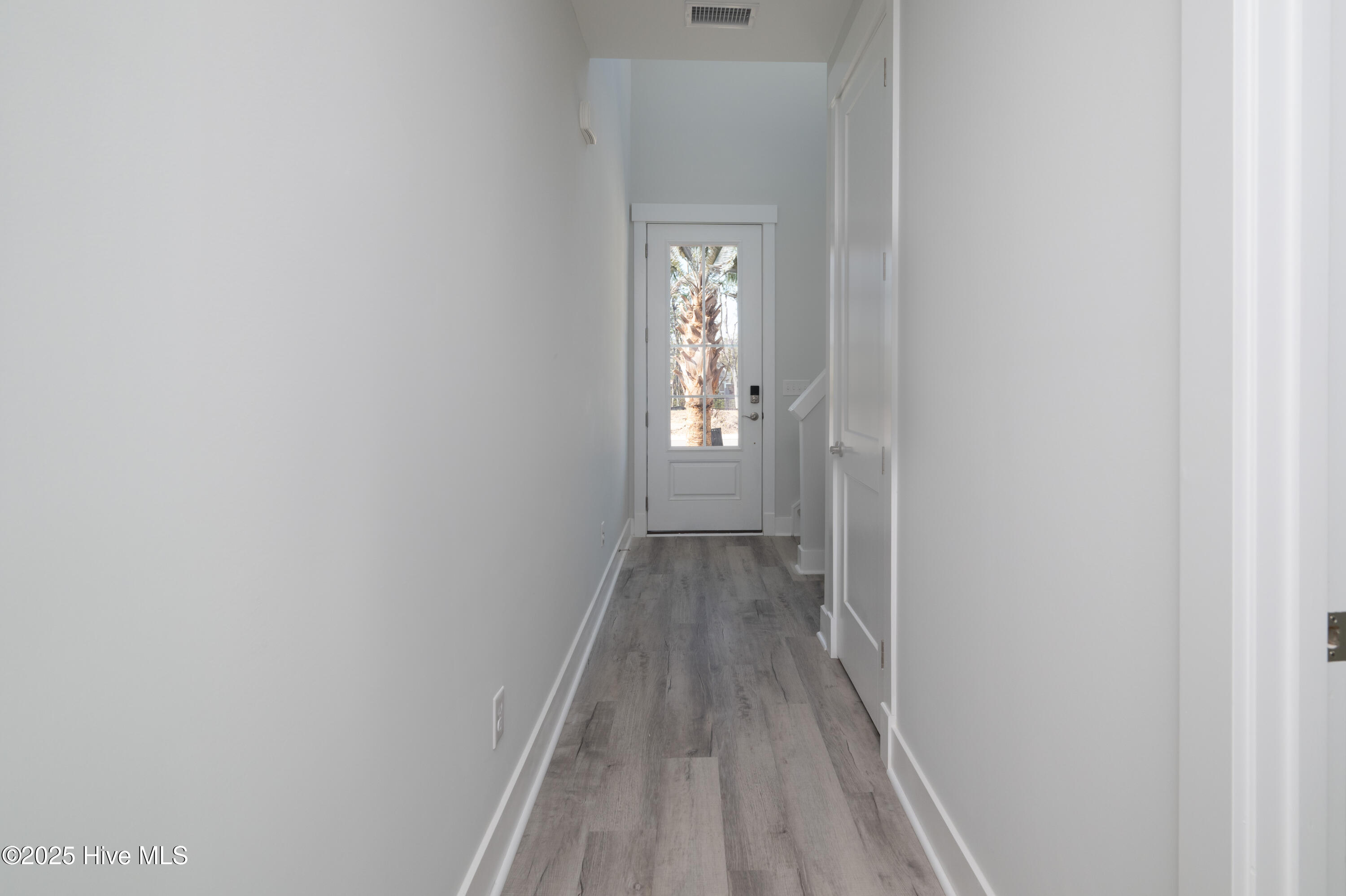 1549 Coastal Cove Lane Property Photo 5