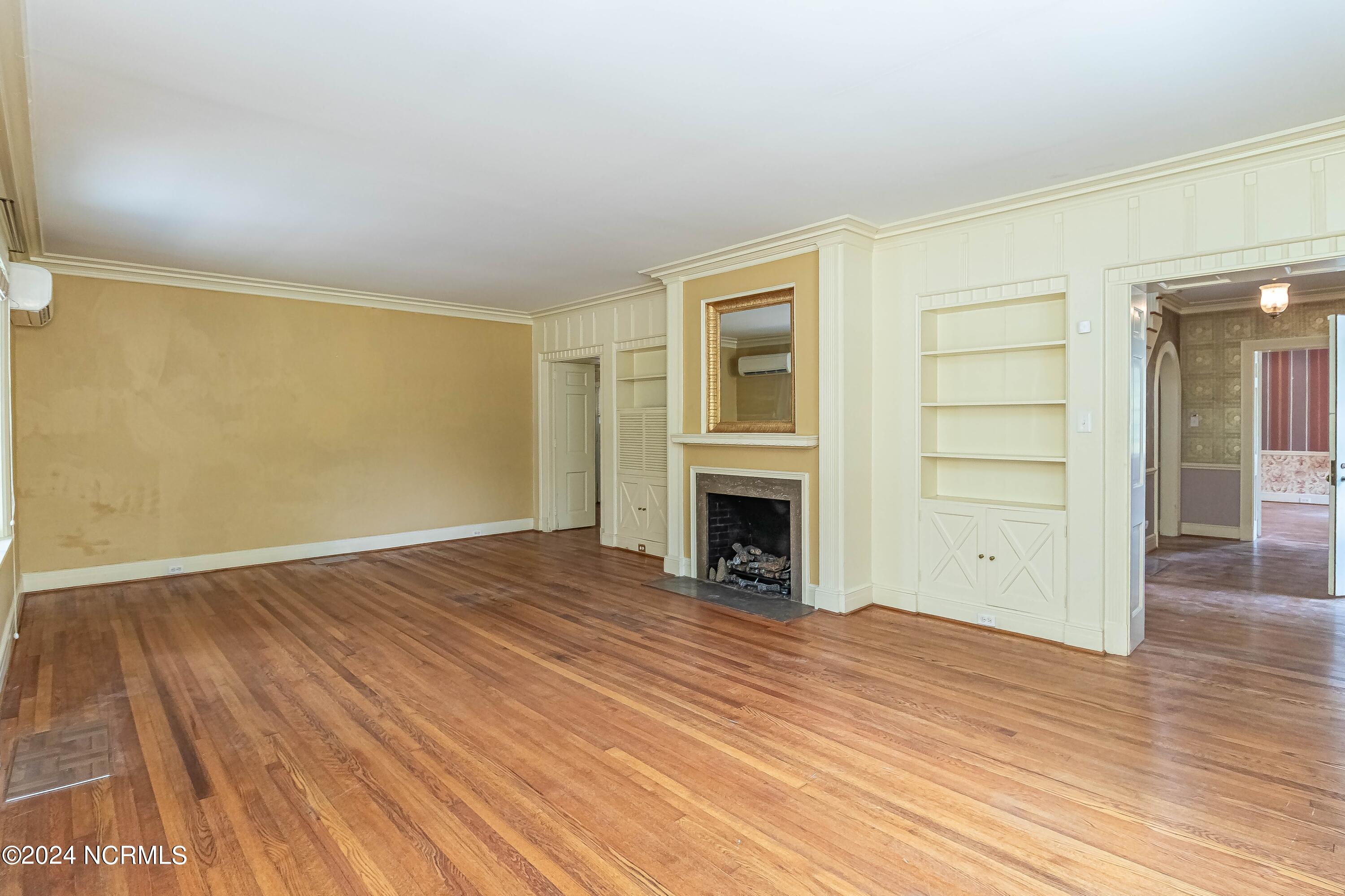 1108 E Pine Street Property Photo 2