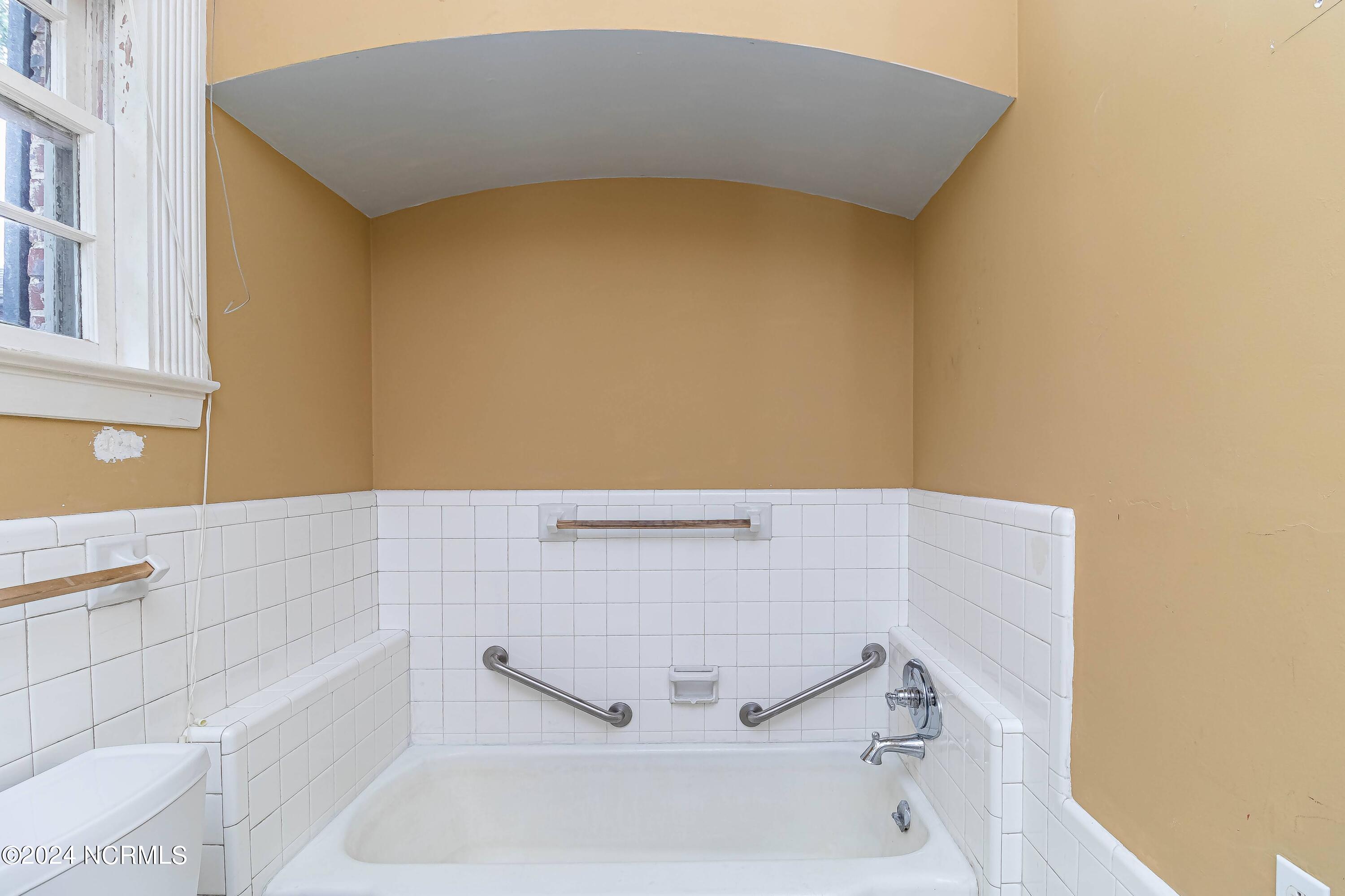 1108 E Pine Street Property Photo 17