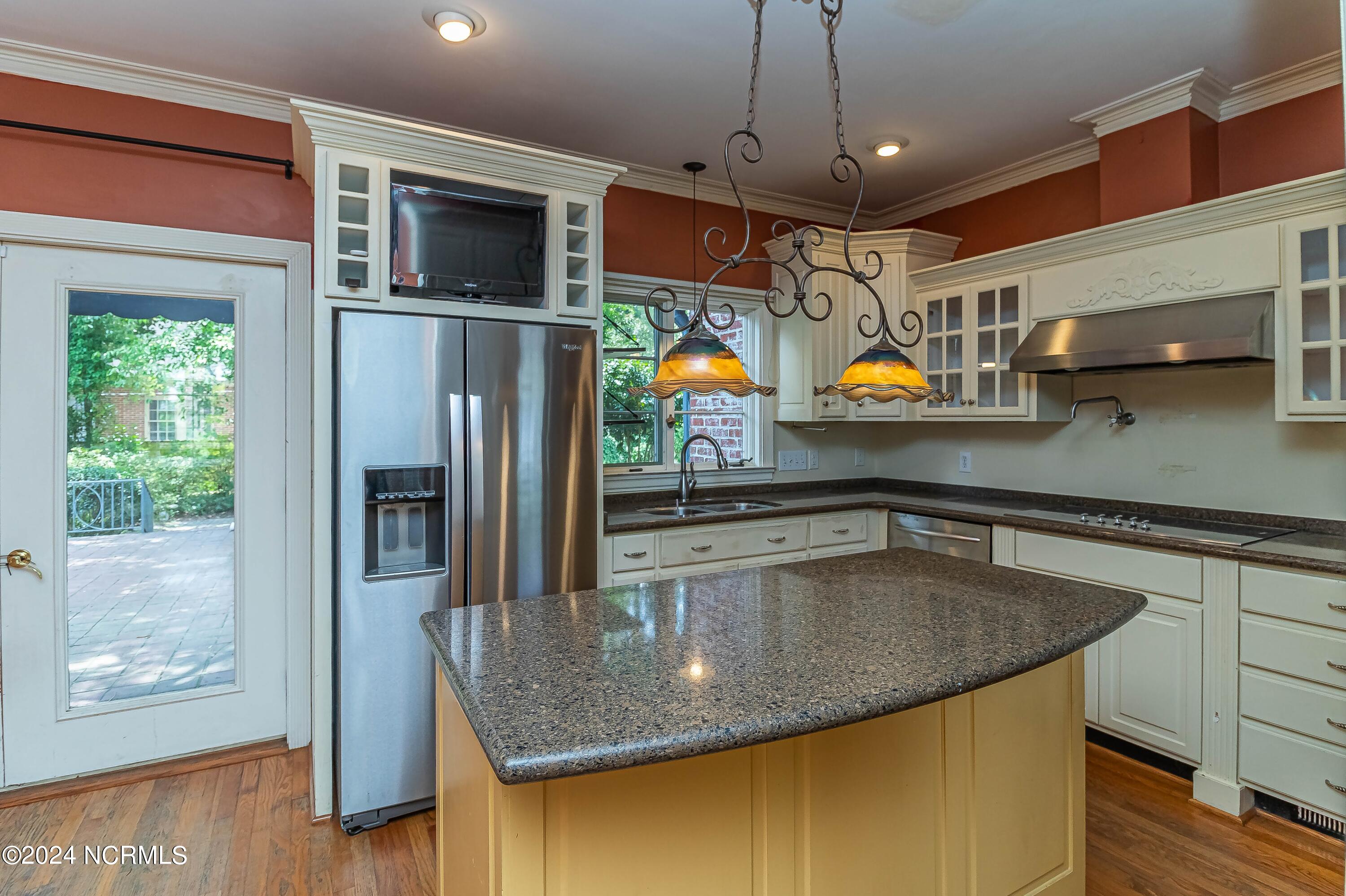 1108 E Pine Street Property Photo 20