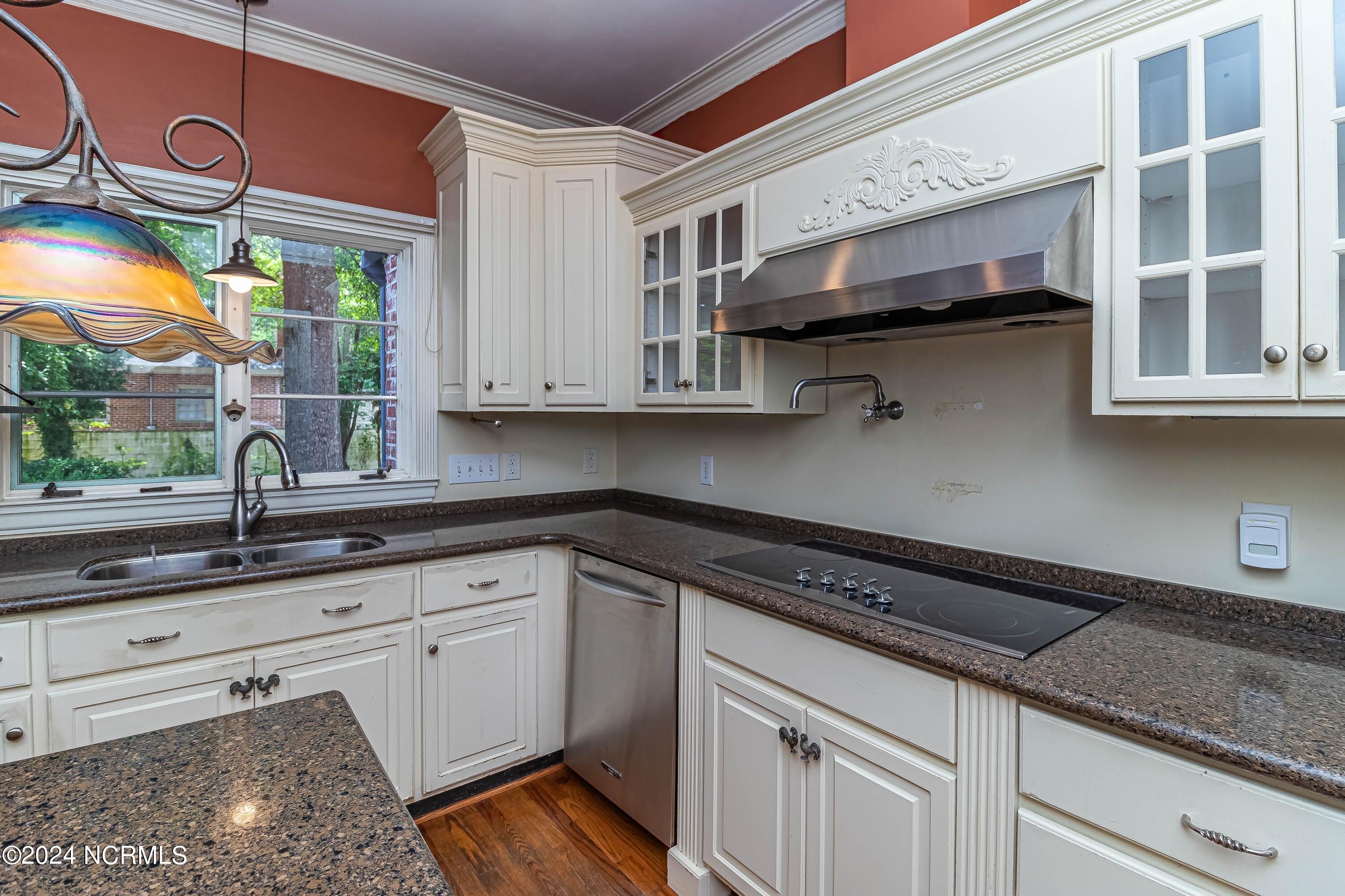 1108 E Pine Street Property Photo 22