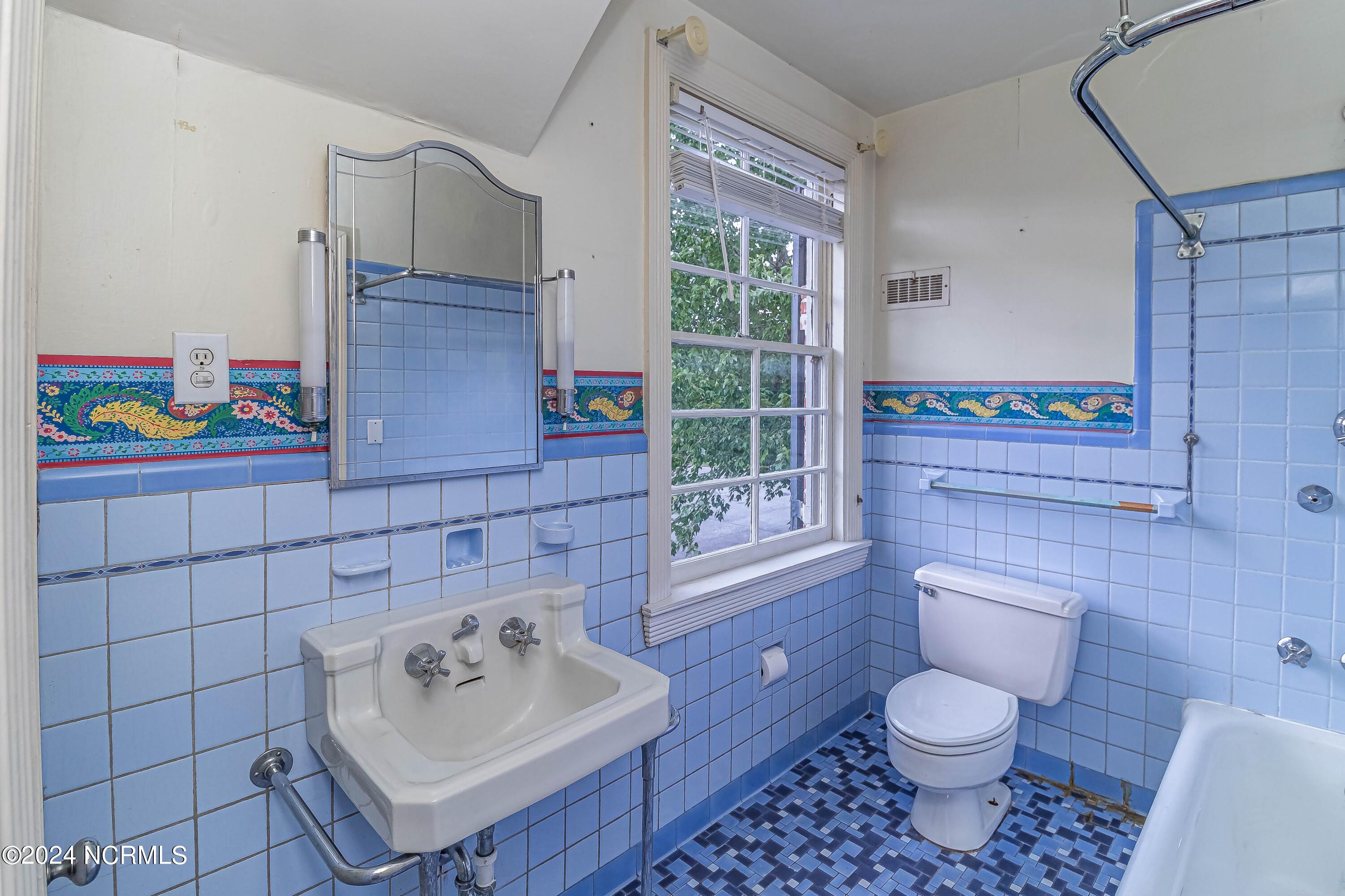 1108 E Pine Street Property Photo 35