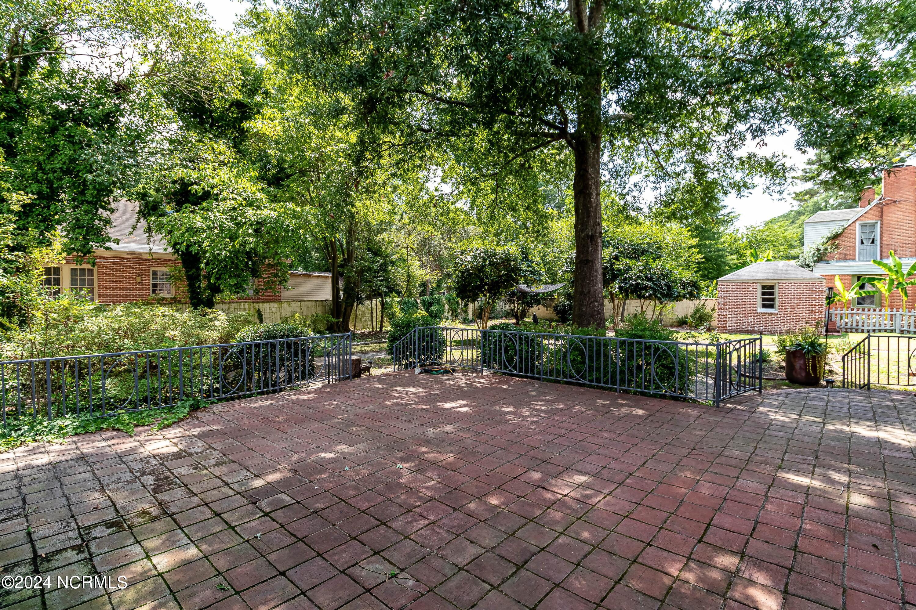 1108 E Pine Street Property Photo 46