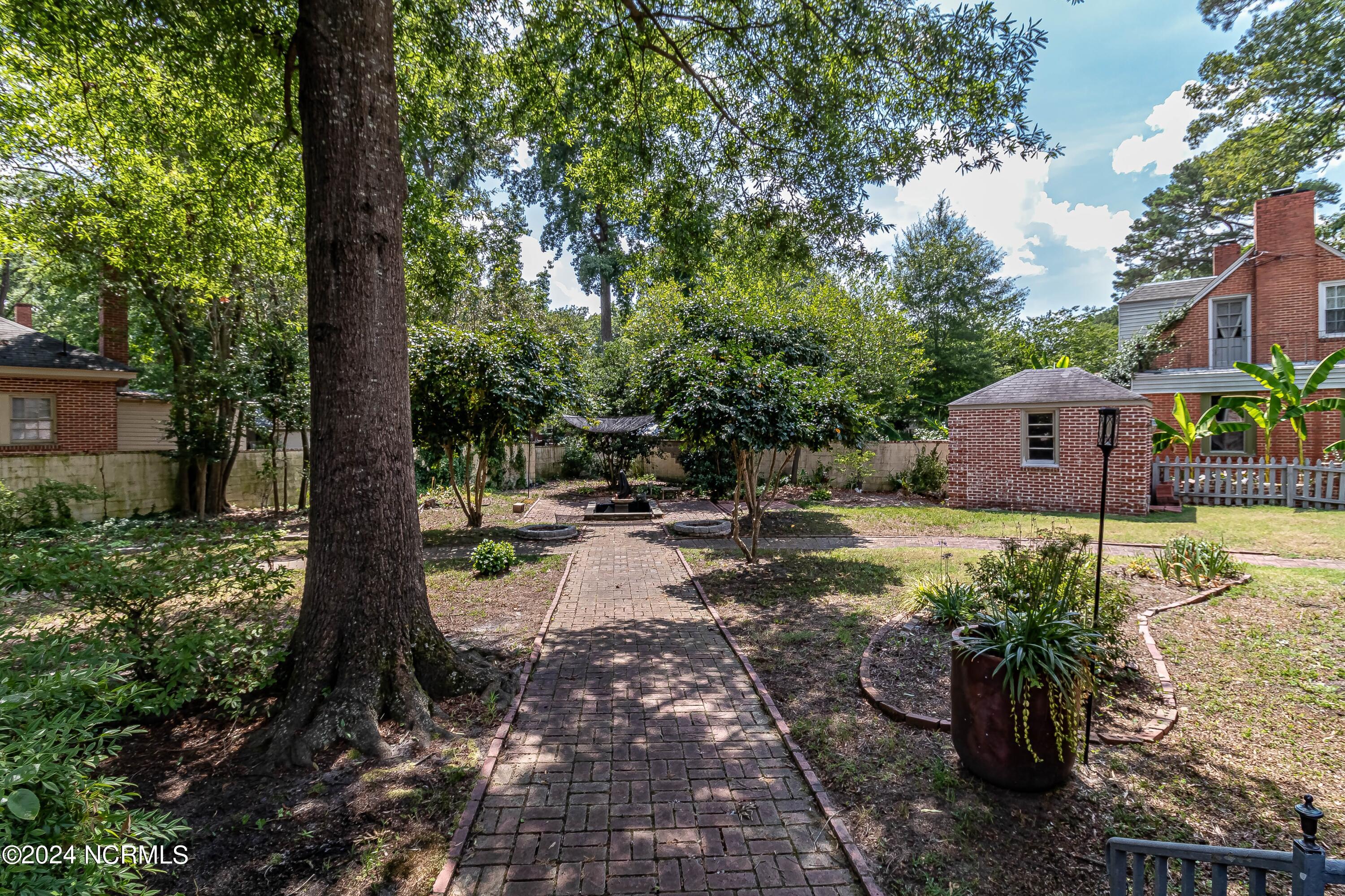 1108 E Pine Street Property Photo 48