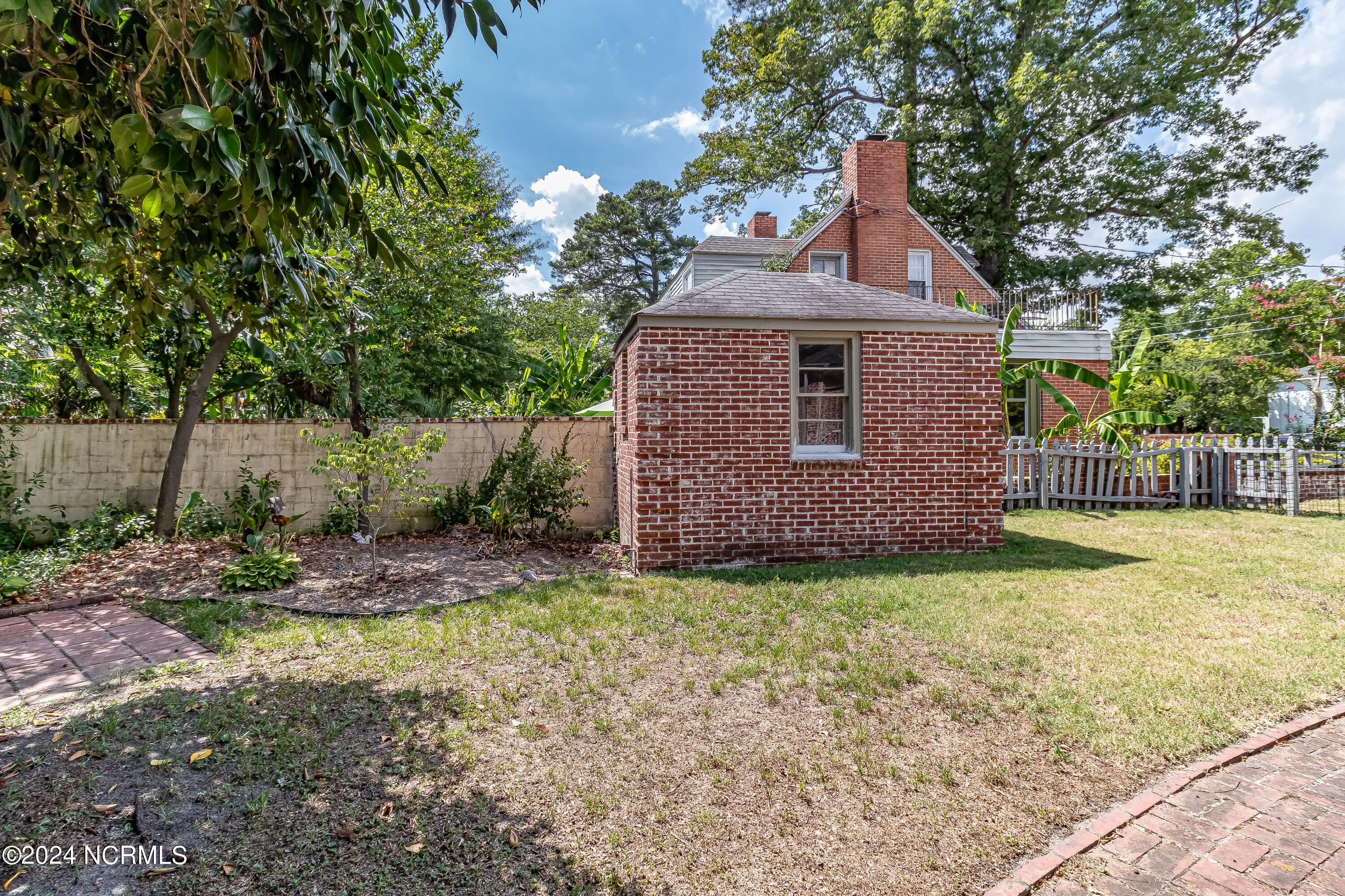 1108 E Pine Street Property Photo 50