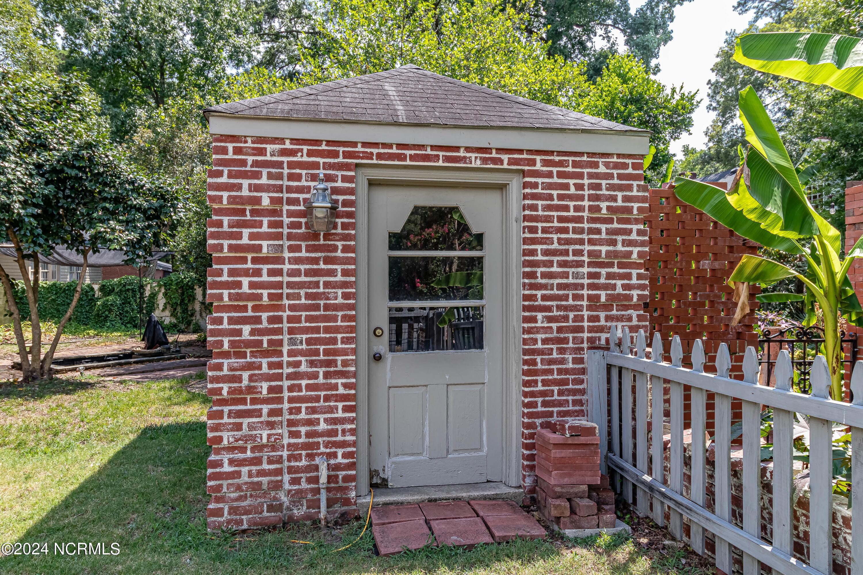1108 E Pine Street Property Photo 51