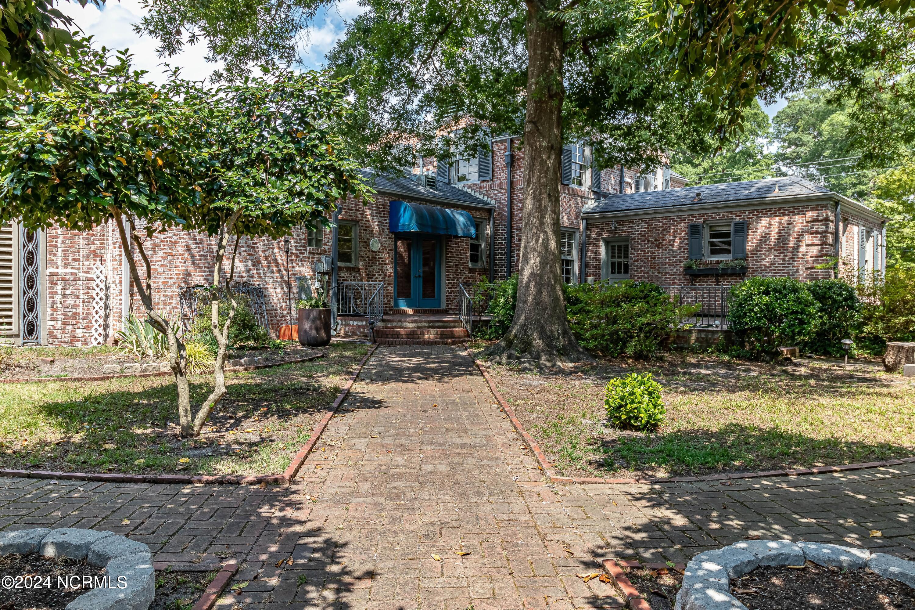1108 E Pine Street Property Photo 53