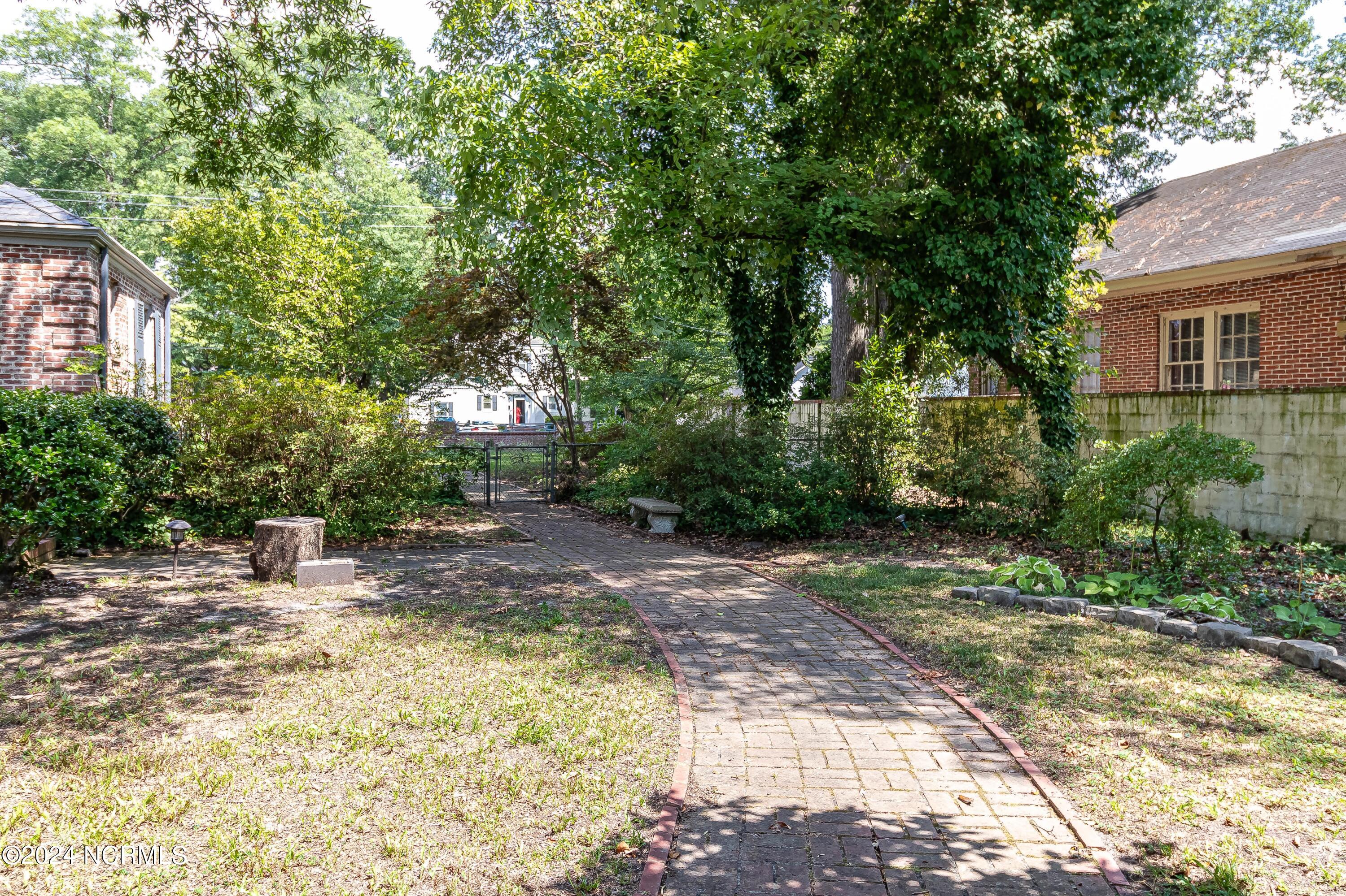 1108 E Pine Street Property Photo 54