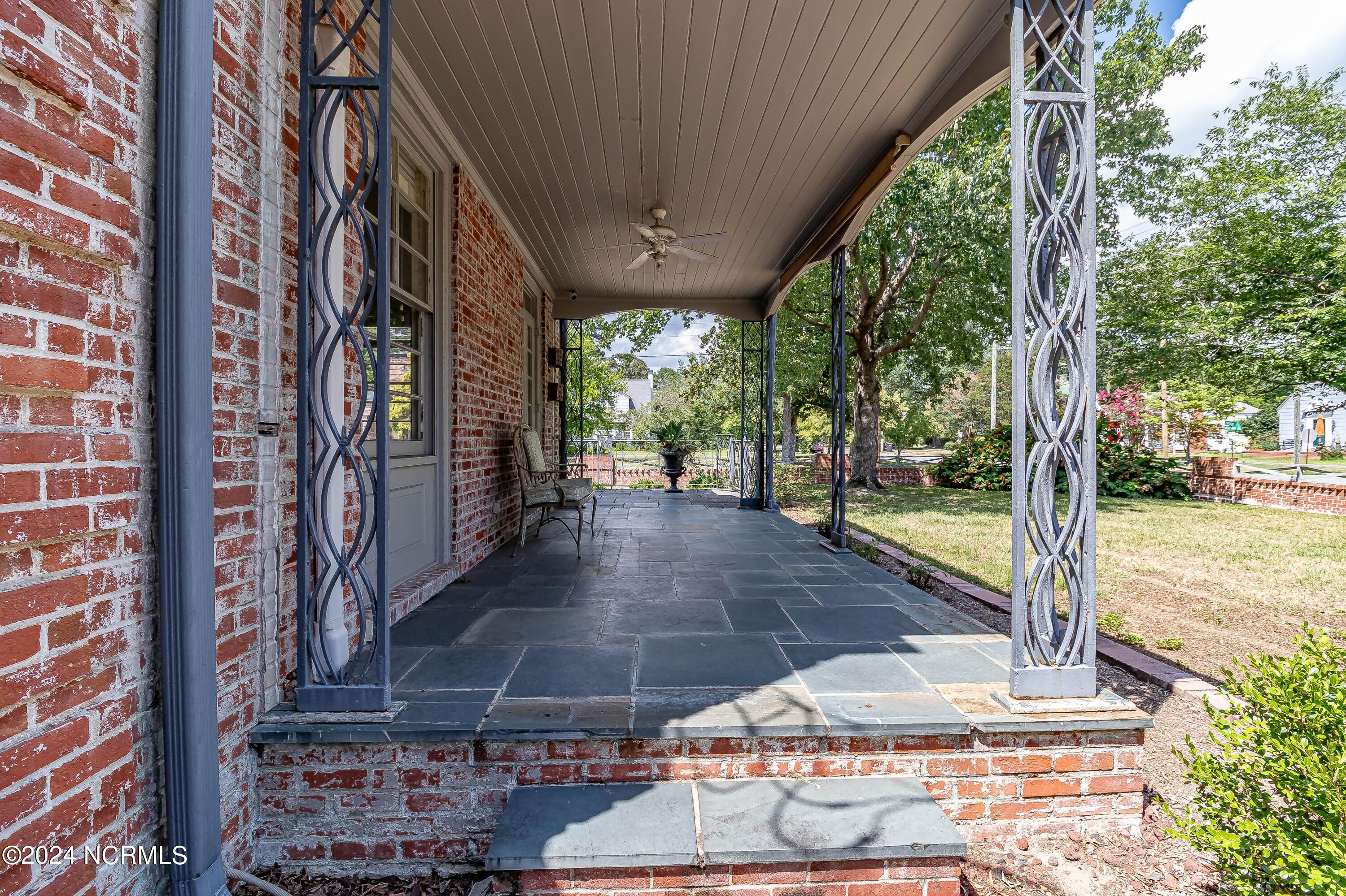 1108 E Pine Street Property Photo 62