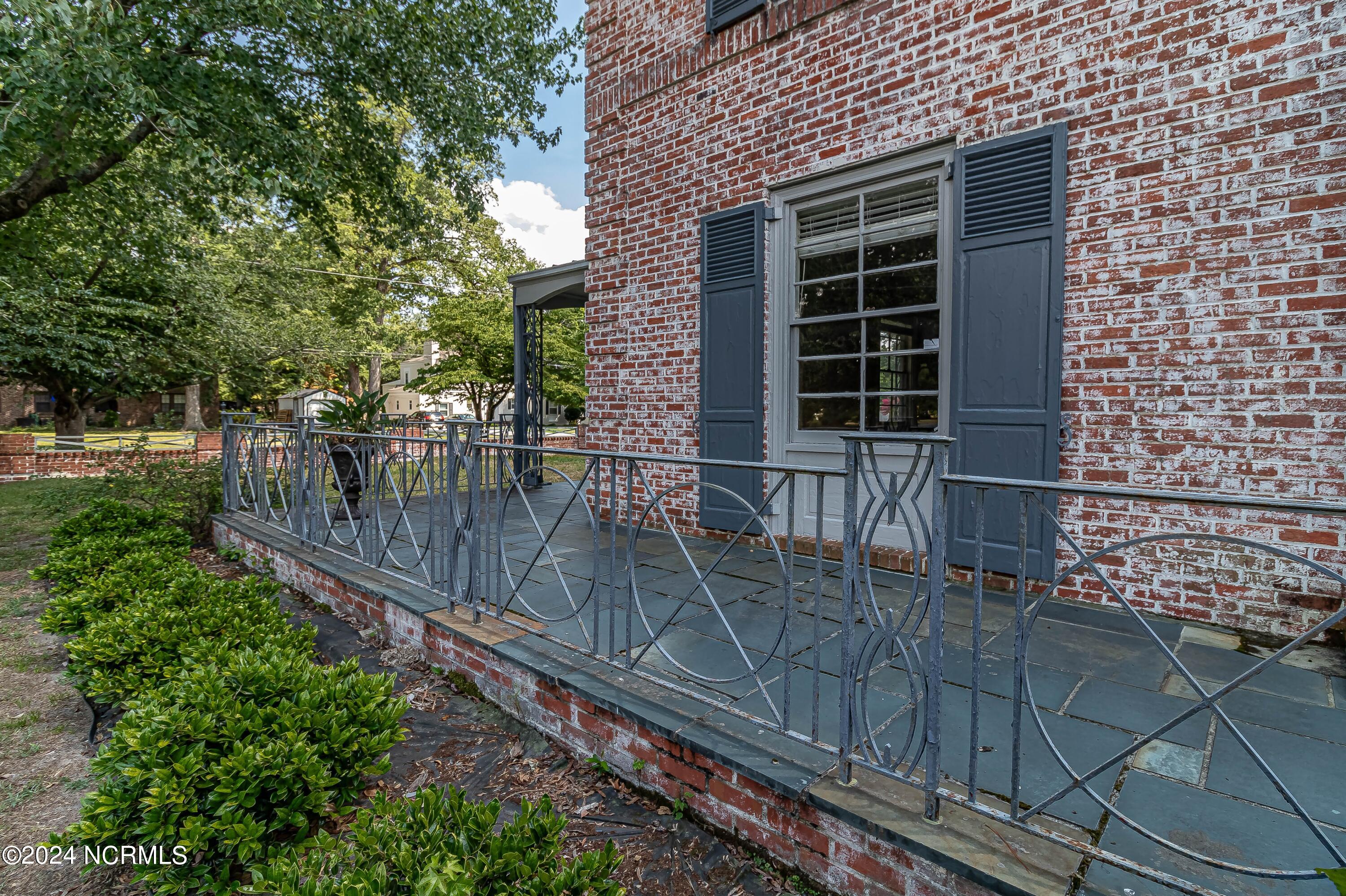 1108 E Pine Street Property Photo 69