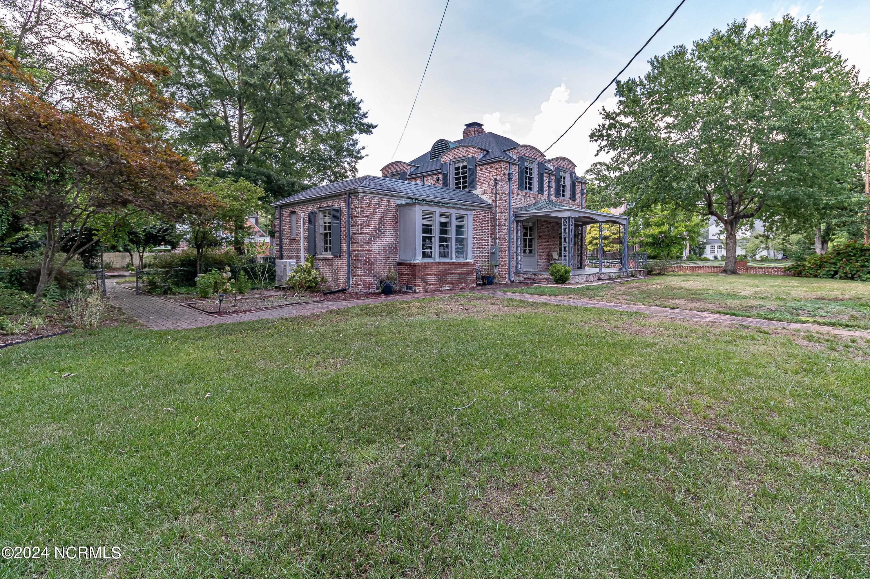 1108 E Pine Street Property Photo 71