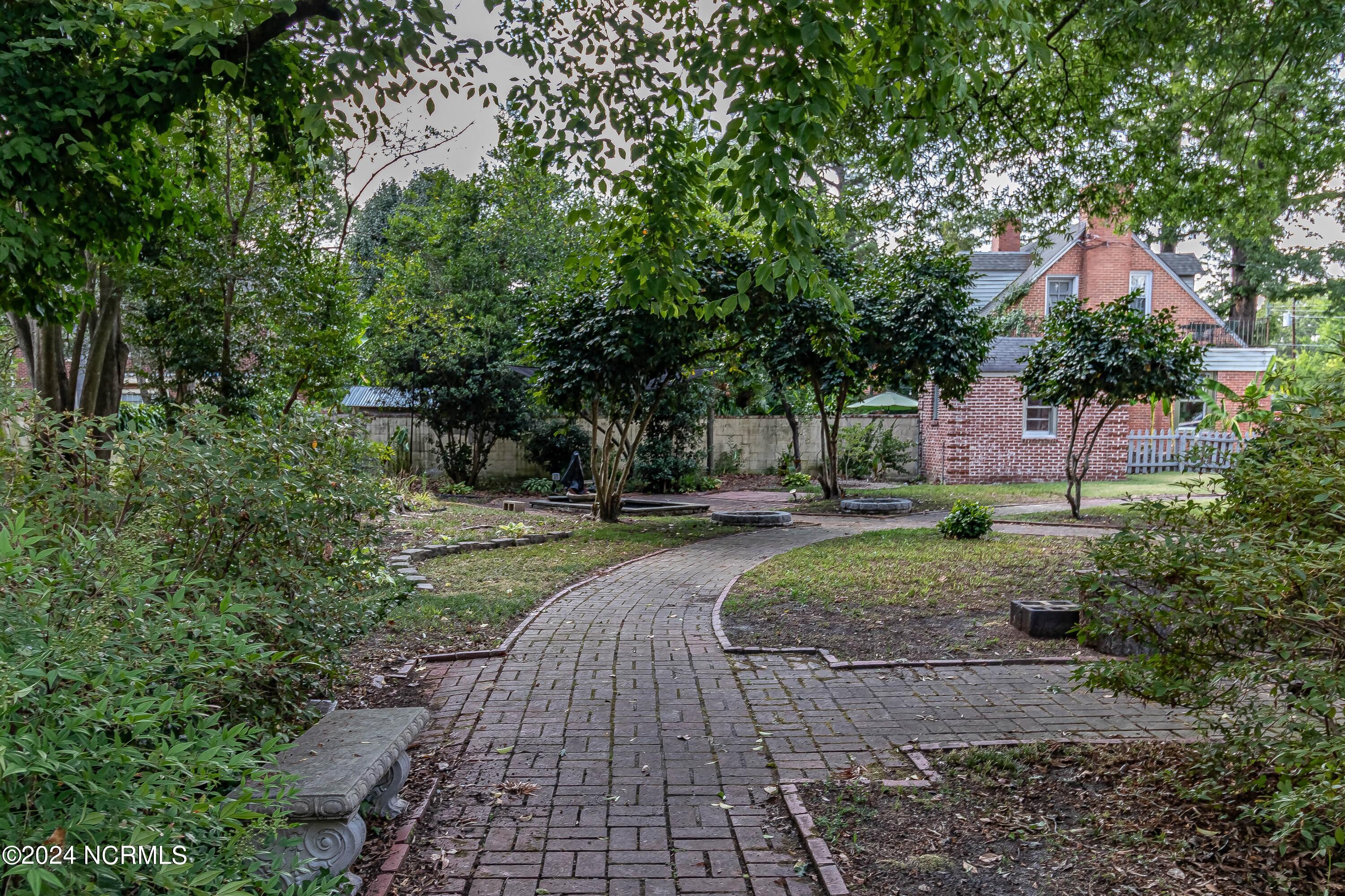 1108 E Pine Street Property Photo 73