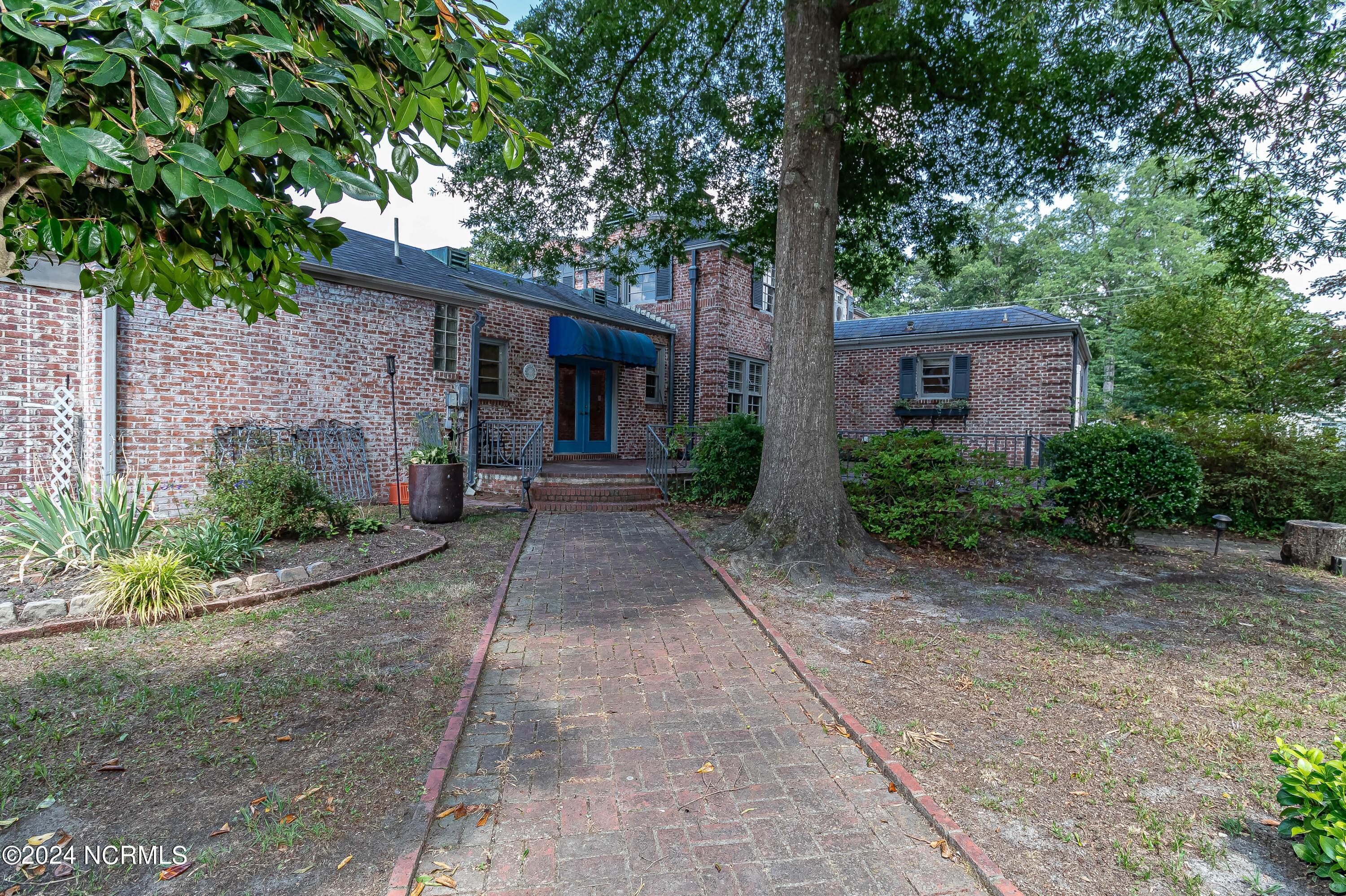 1108 E Pine Street Property Photo 75